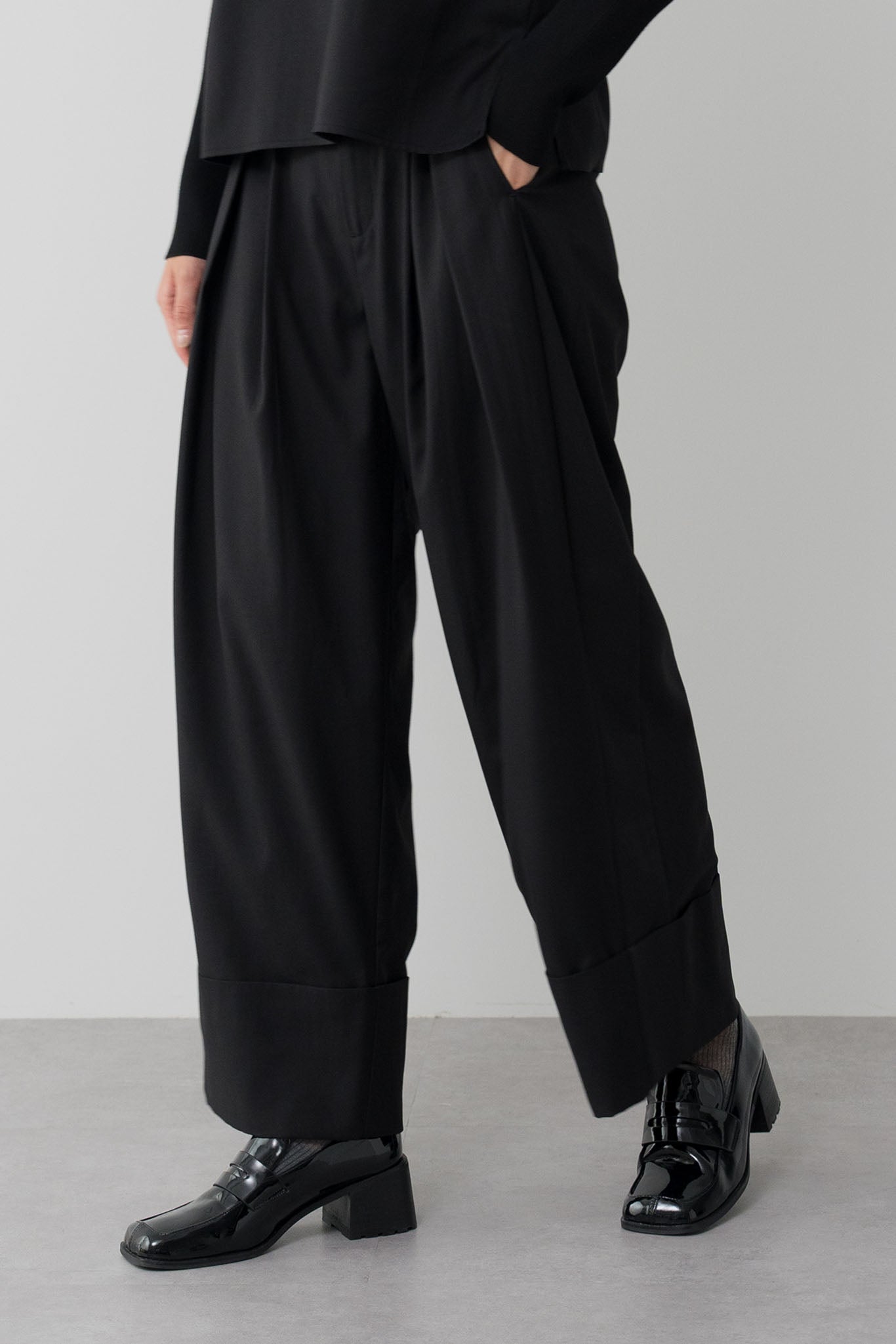 サキソニーロールアップパンツ