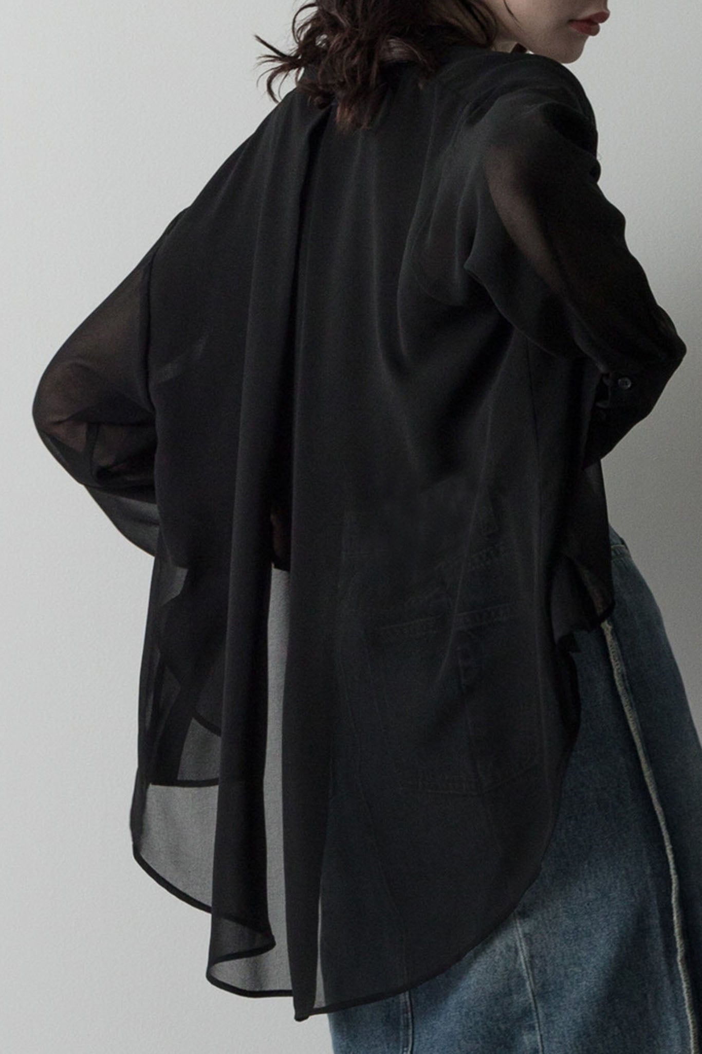 ラウンドカッティングブラウス