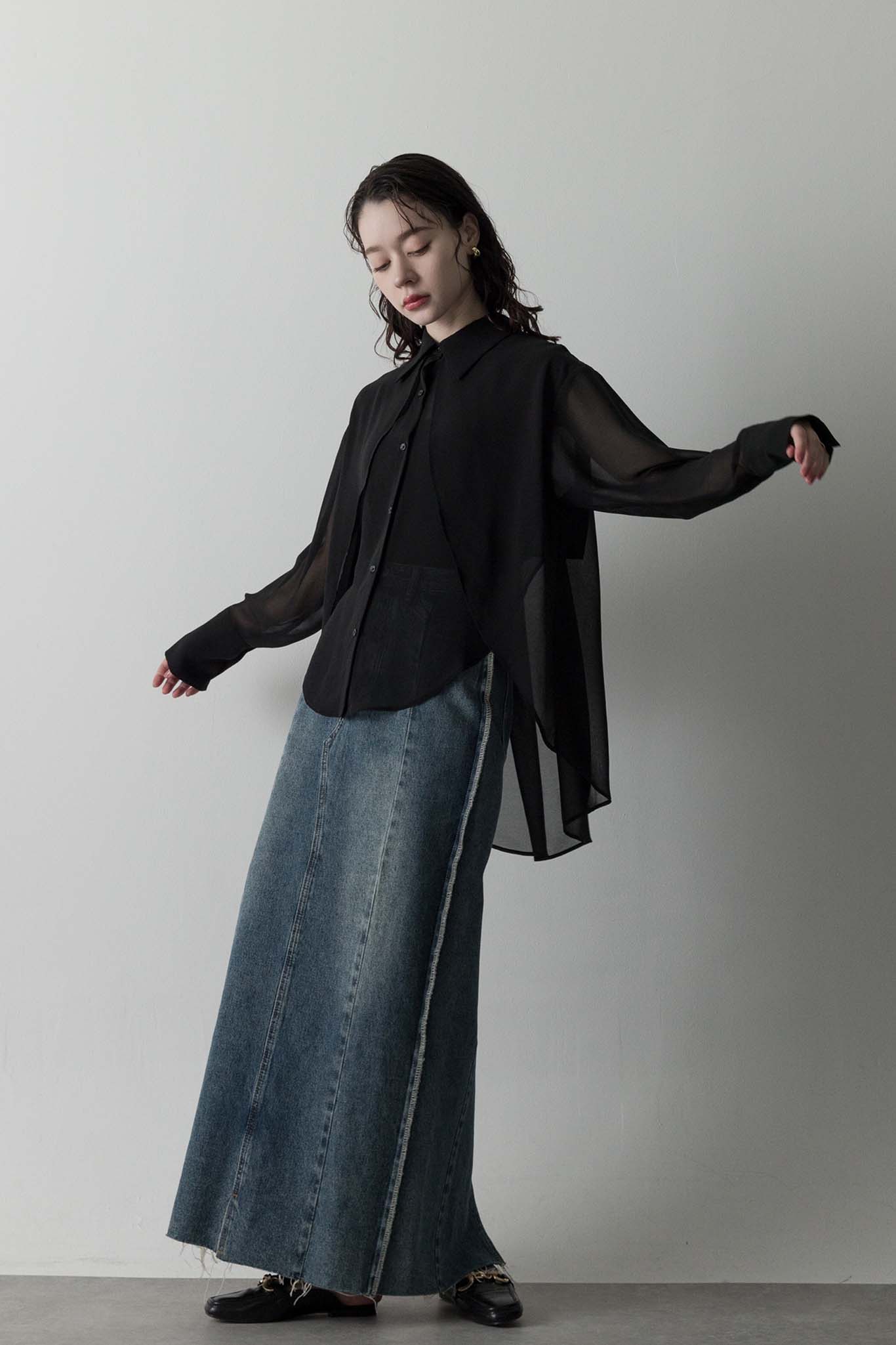 ラウンドカッティングブラウス