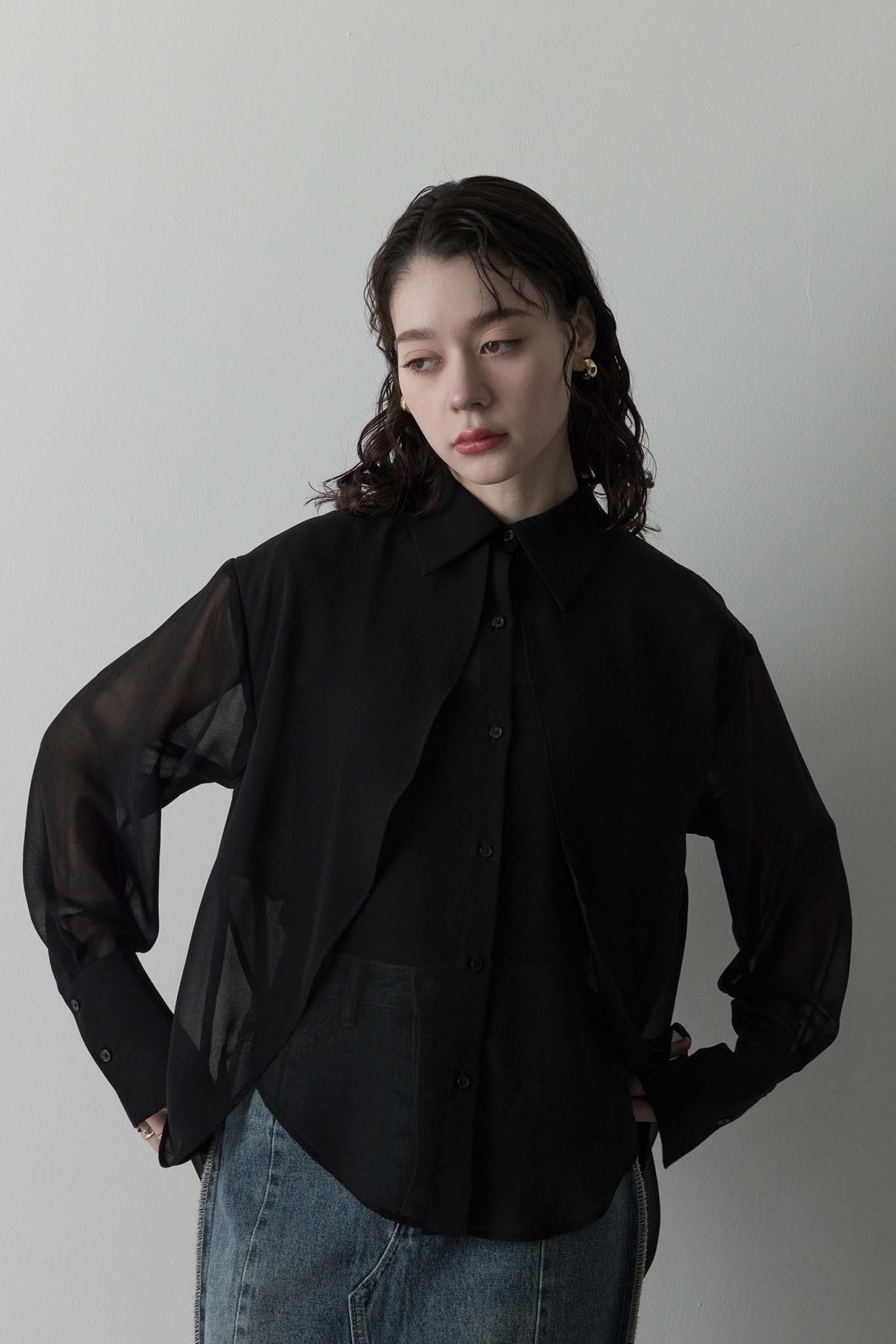 ラウンドカッティングブラウス