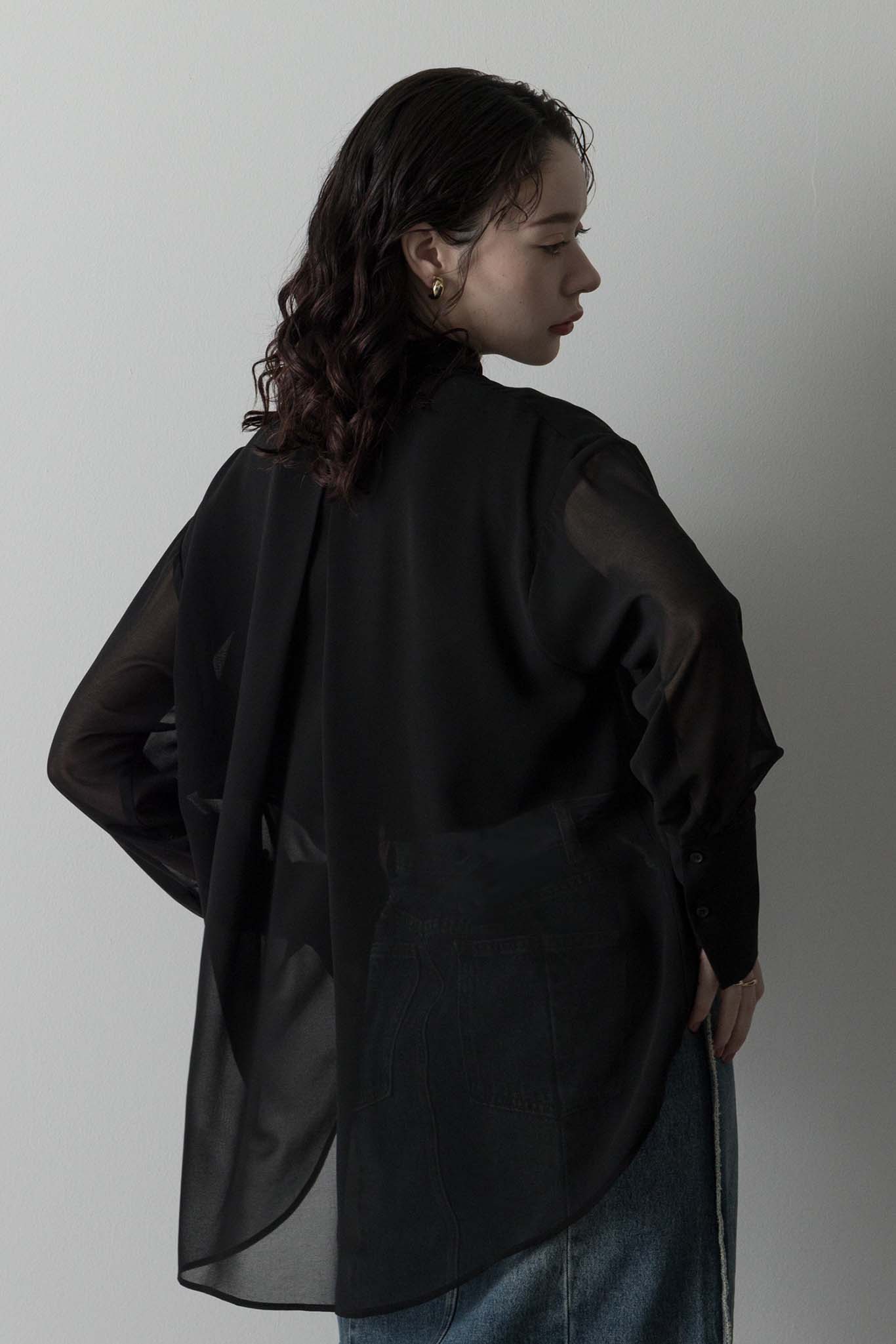 ラウンドカッティングブラウス