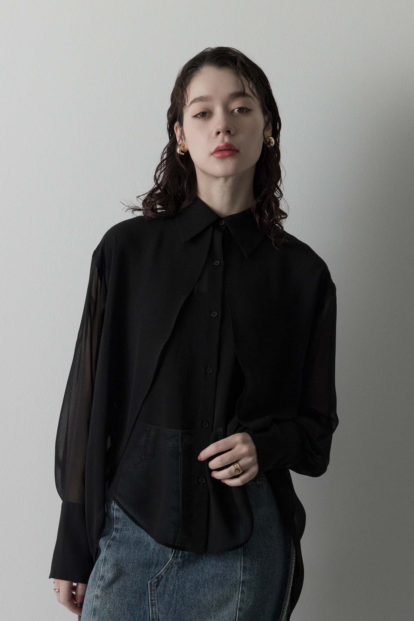 ラウンドカッティングブラウス