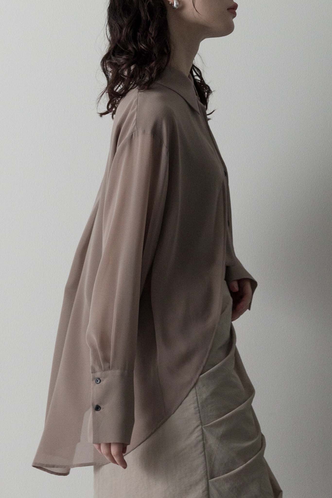 ラウンドカッティングブラウス