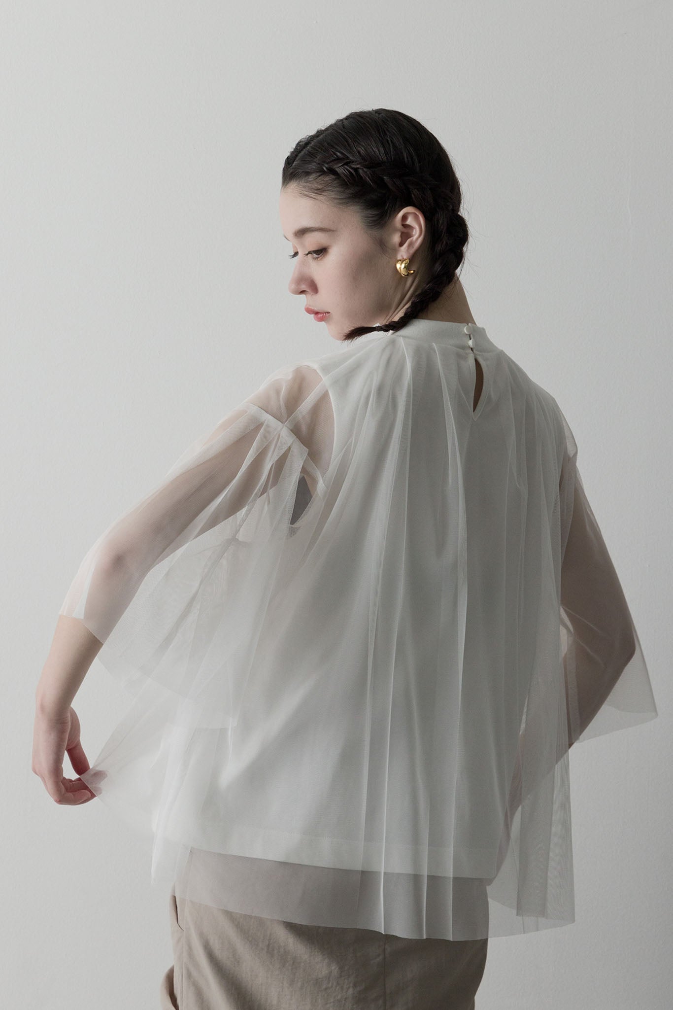 チュールレイヤードカットソー