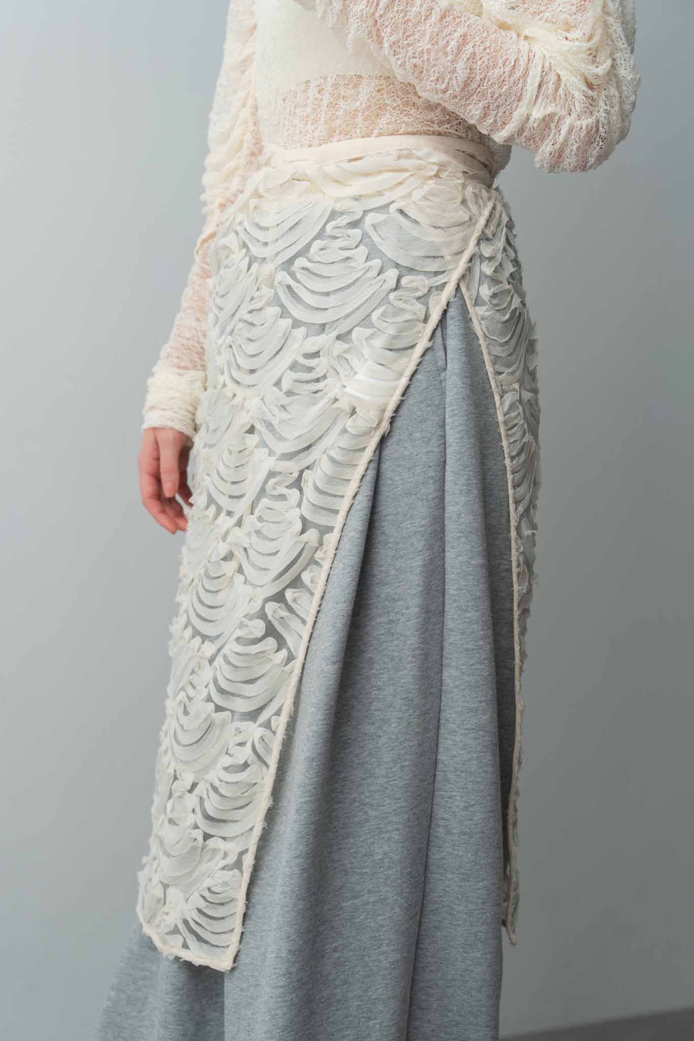 チュール刺繍スカート