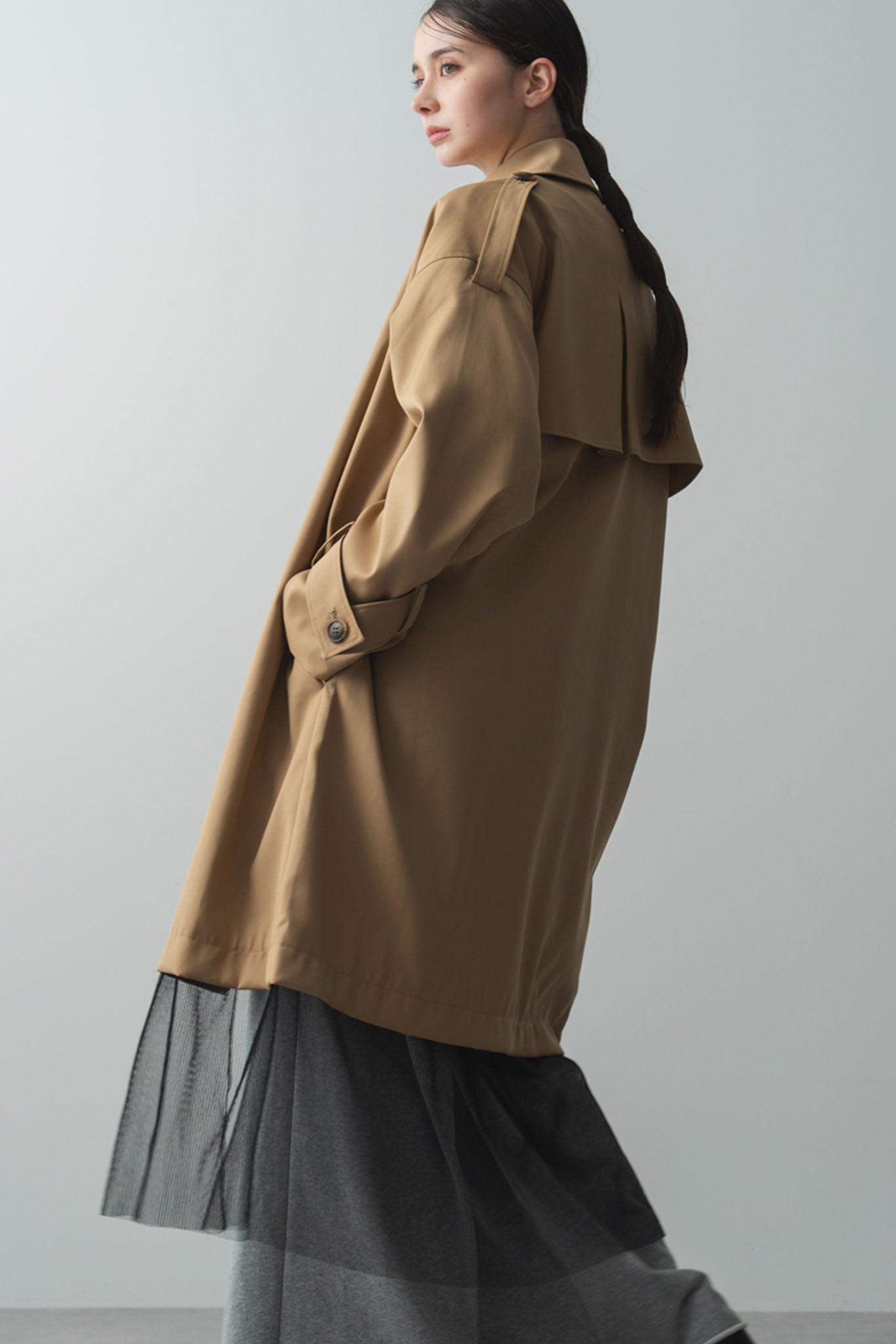 バイカラートレンチコート