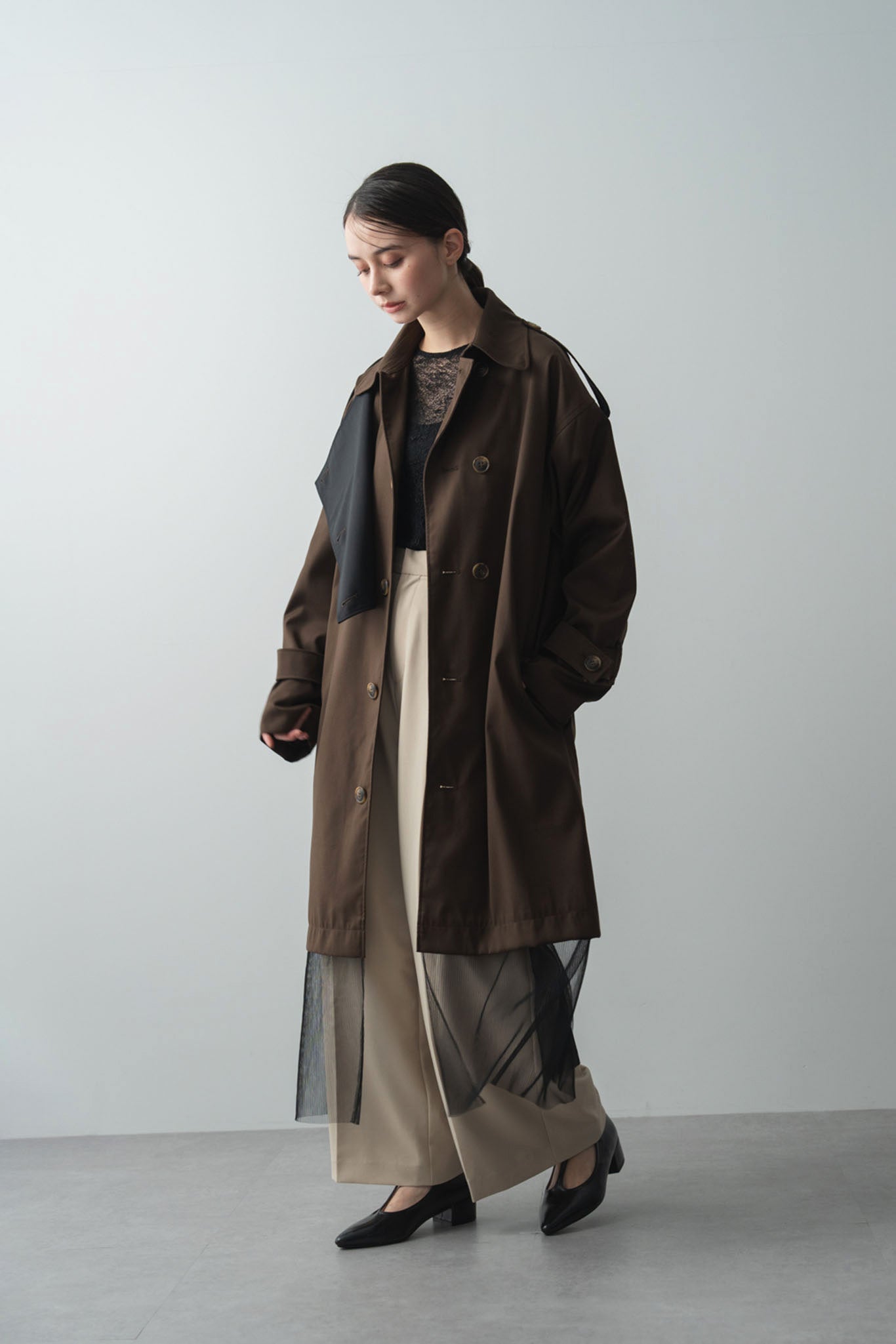 バイカラートレンチコート