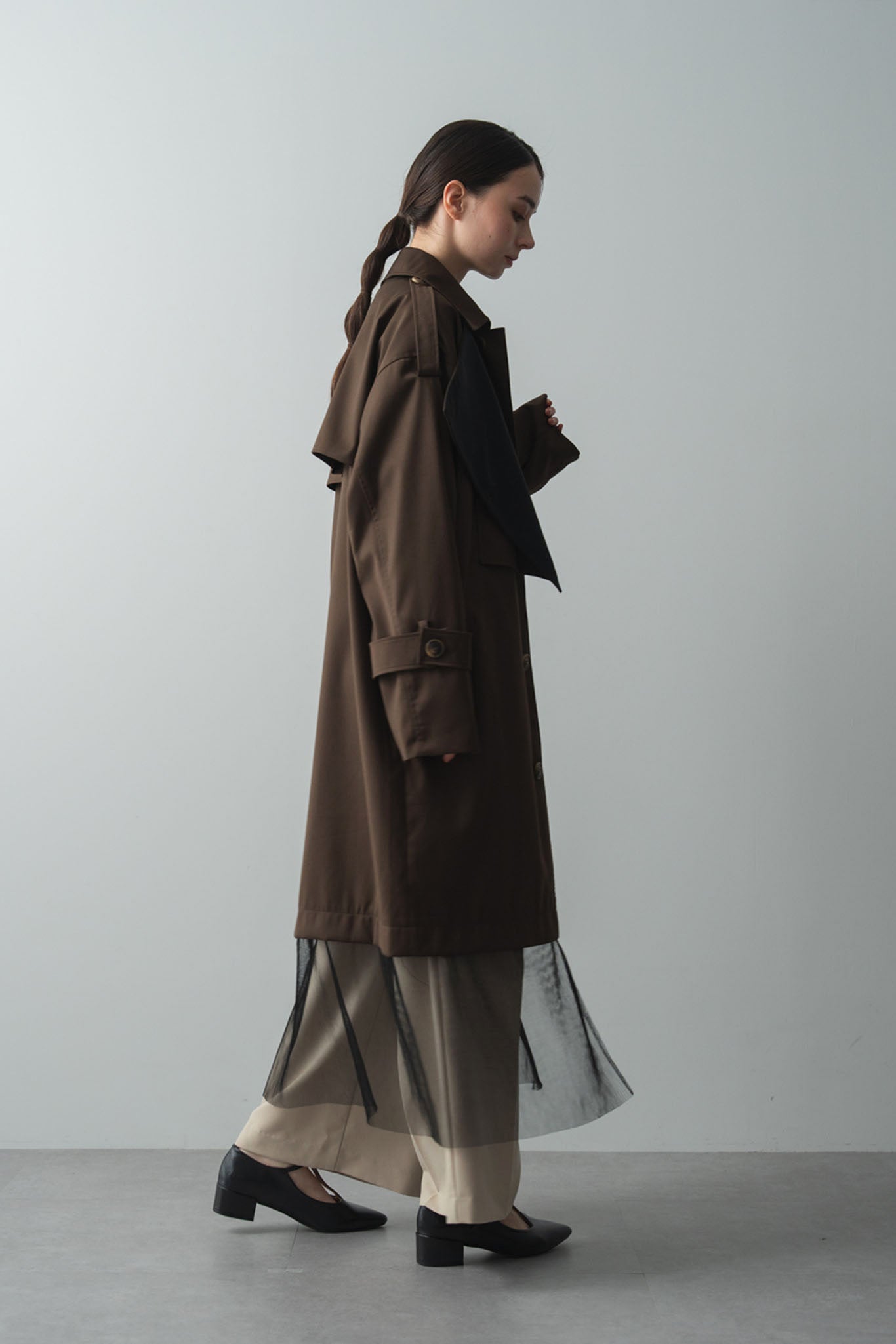 バイカラートレンチコート