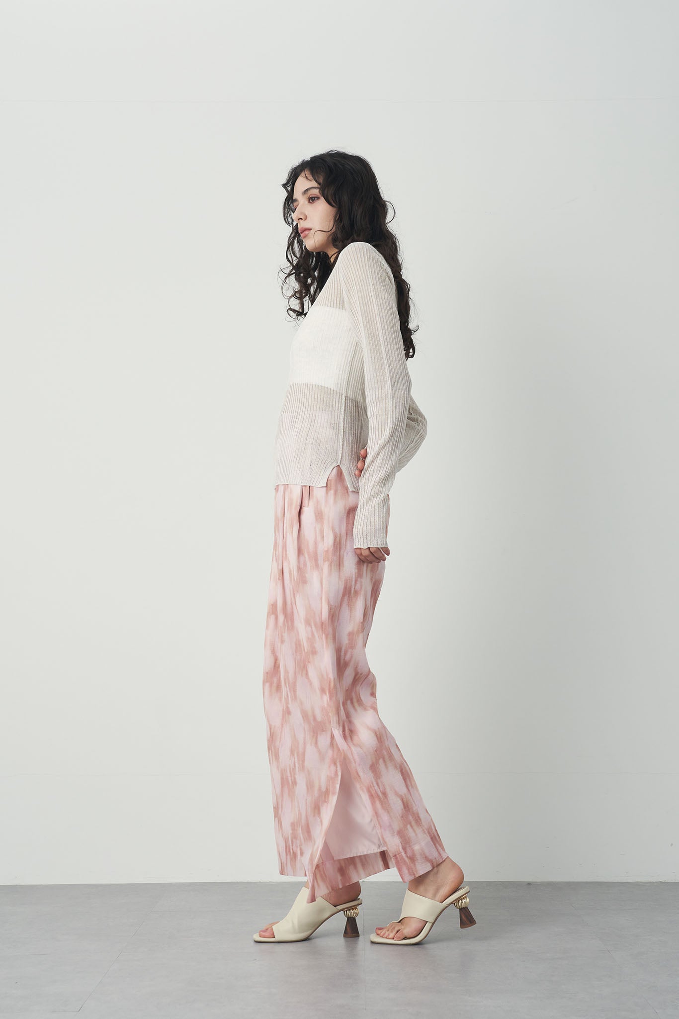 シアープリーツトップス