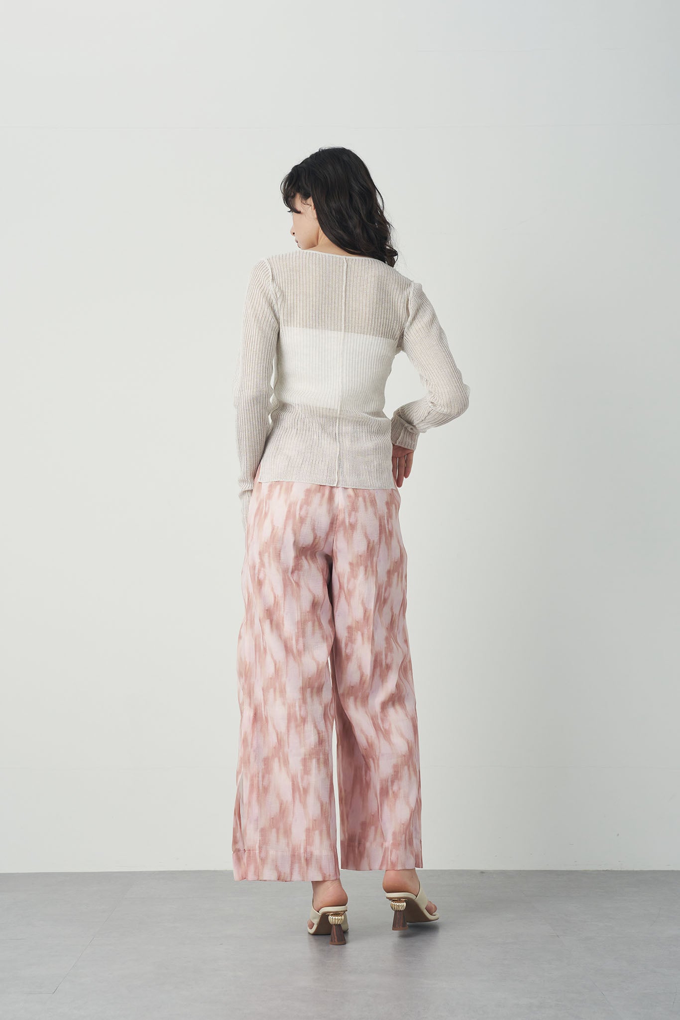 シアープリーツトップス