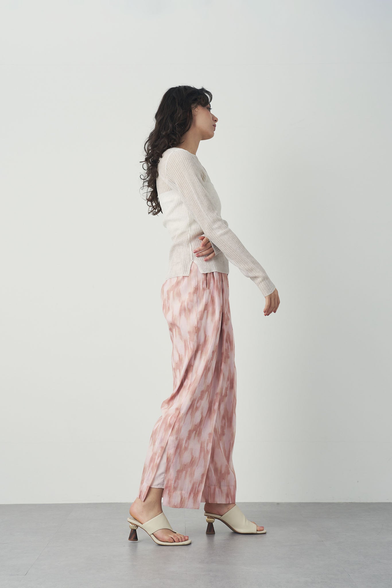 シアープリーツトップス