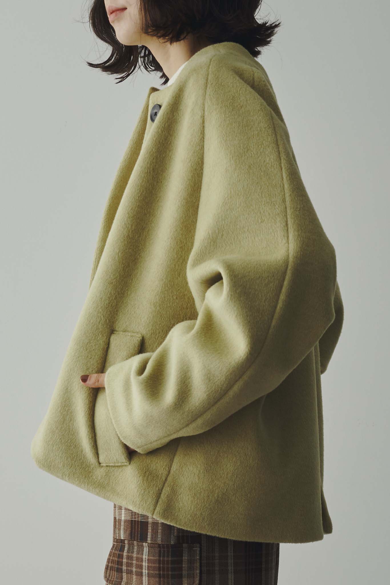 クロップドノーカラーコート