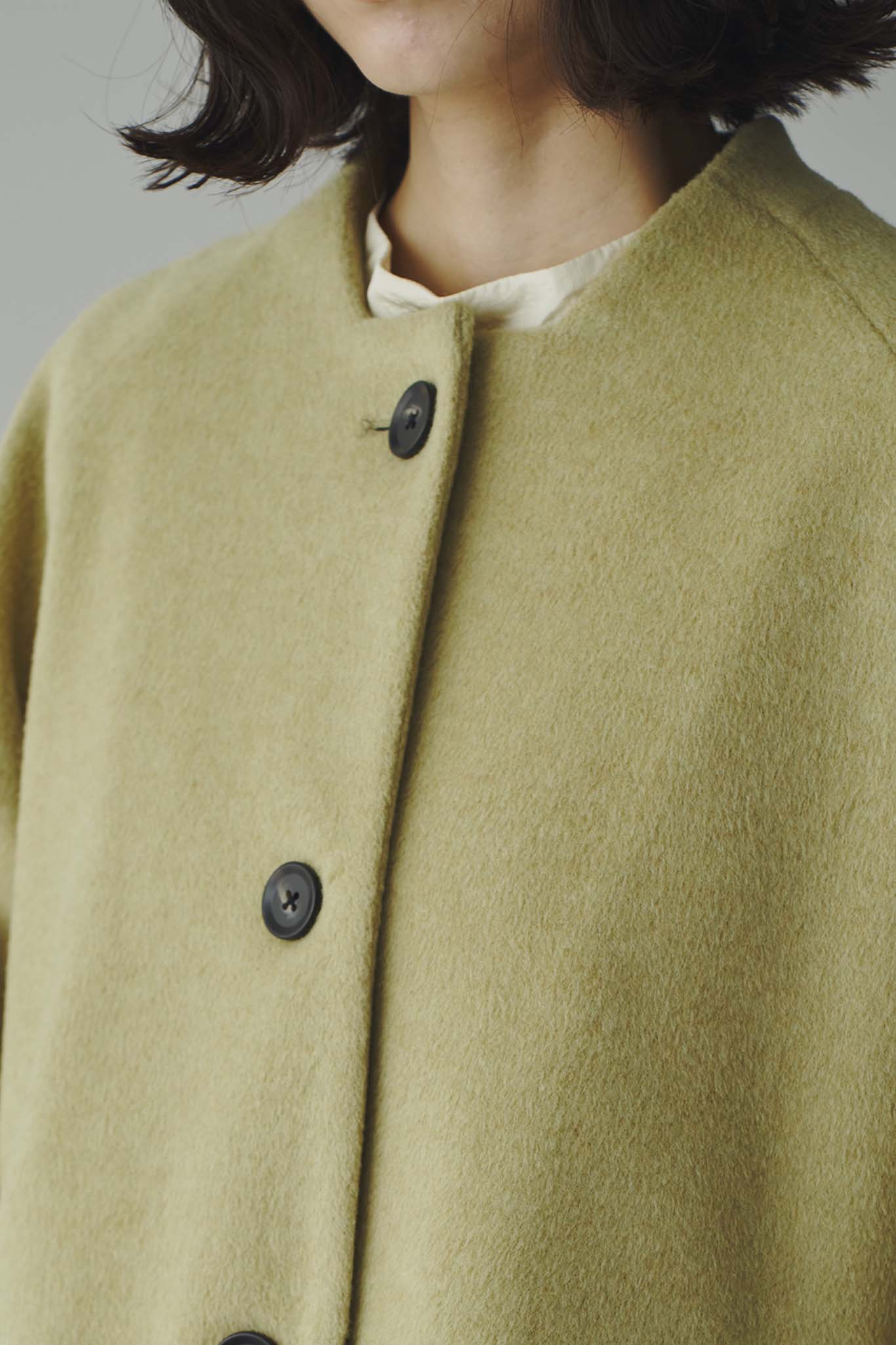 クロップドノーカラーコート