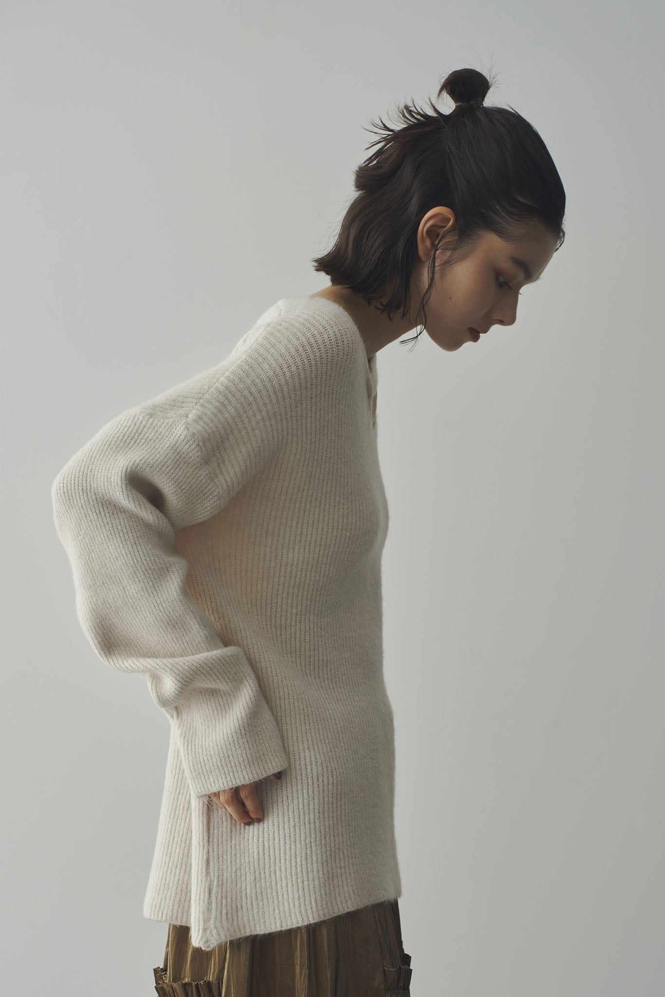 One-sided neck design knit