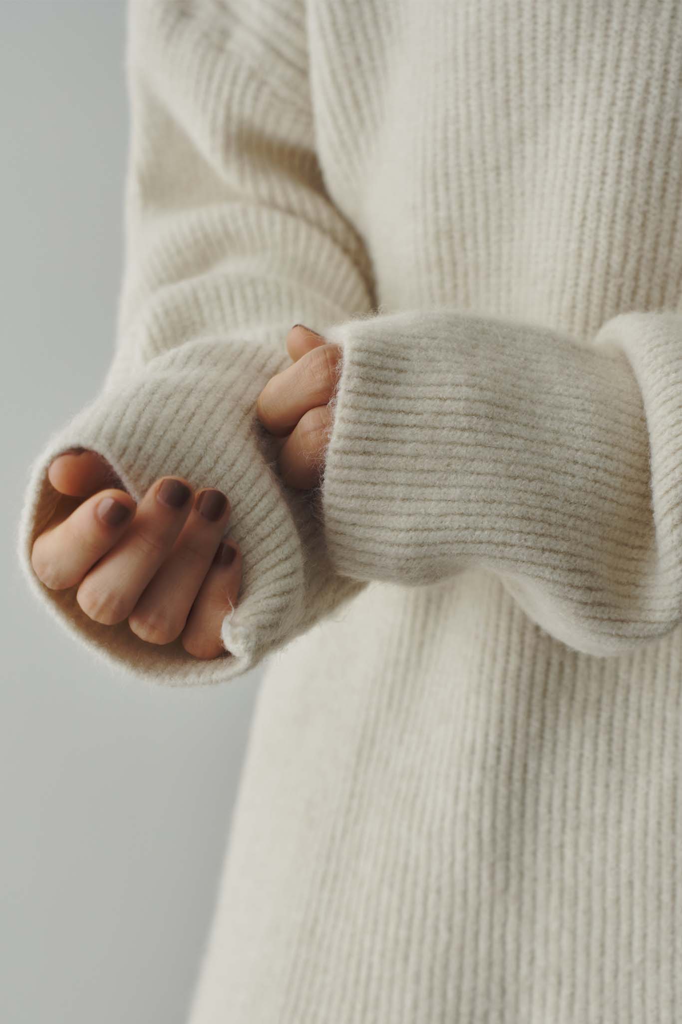 One-sided neck design knit