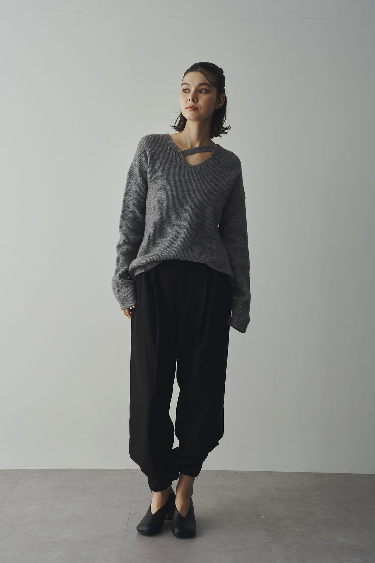 One-sided neck design knit