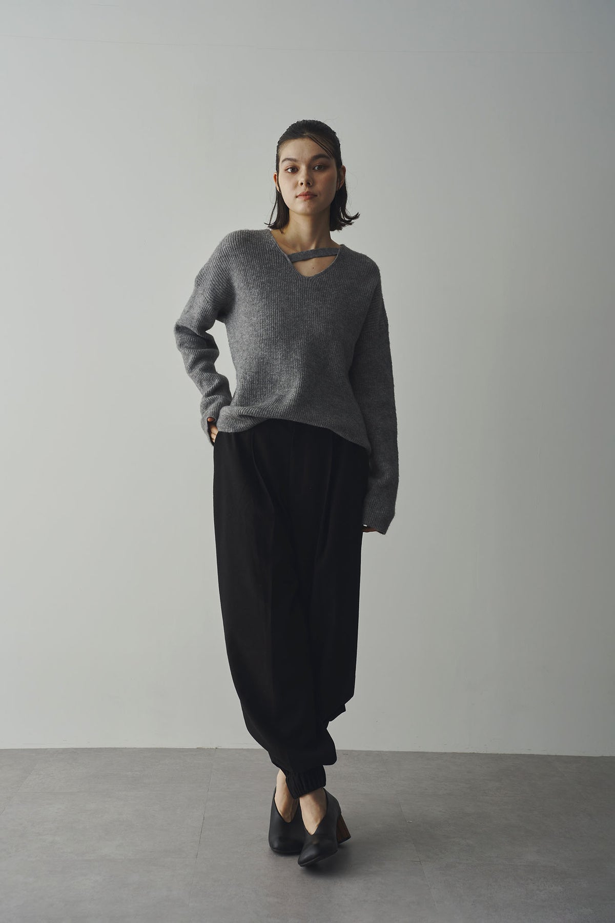 One-sided neck design knit
