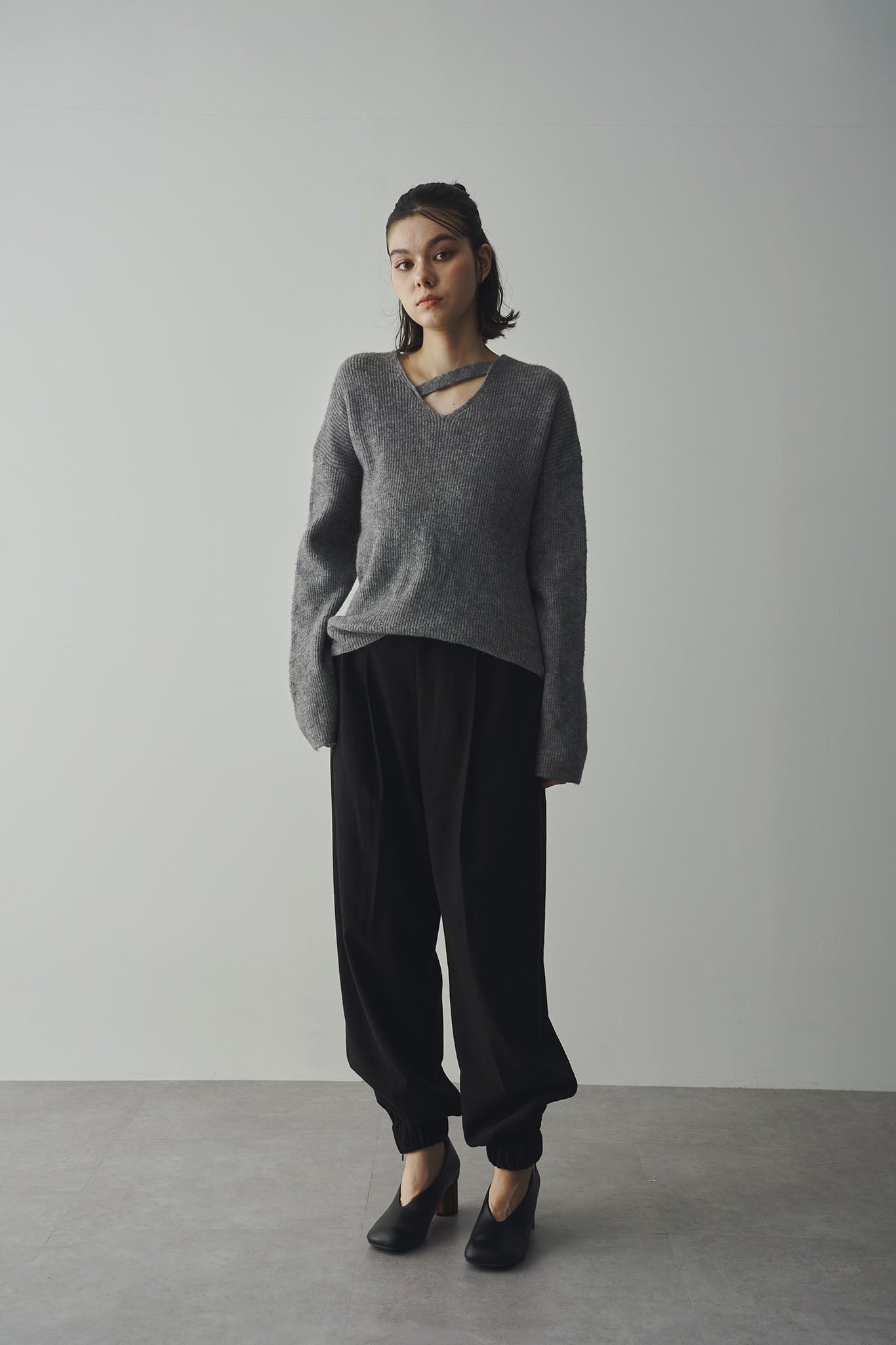 One-sided neck design knit