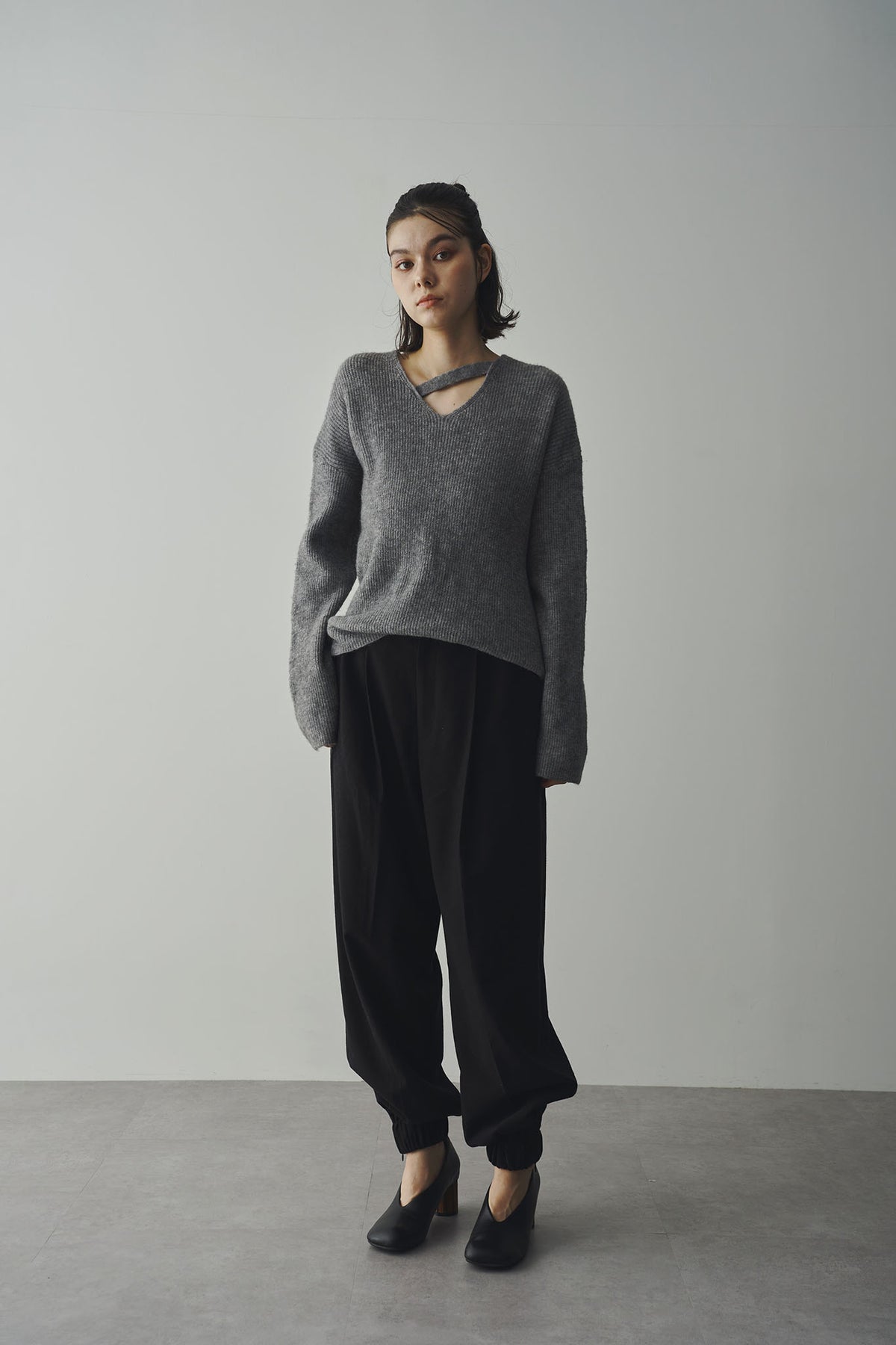 One-sided neck design knit