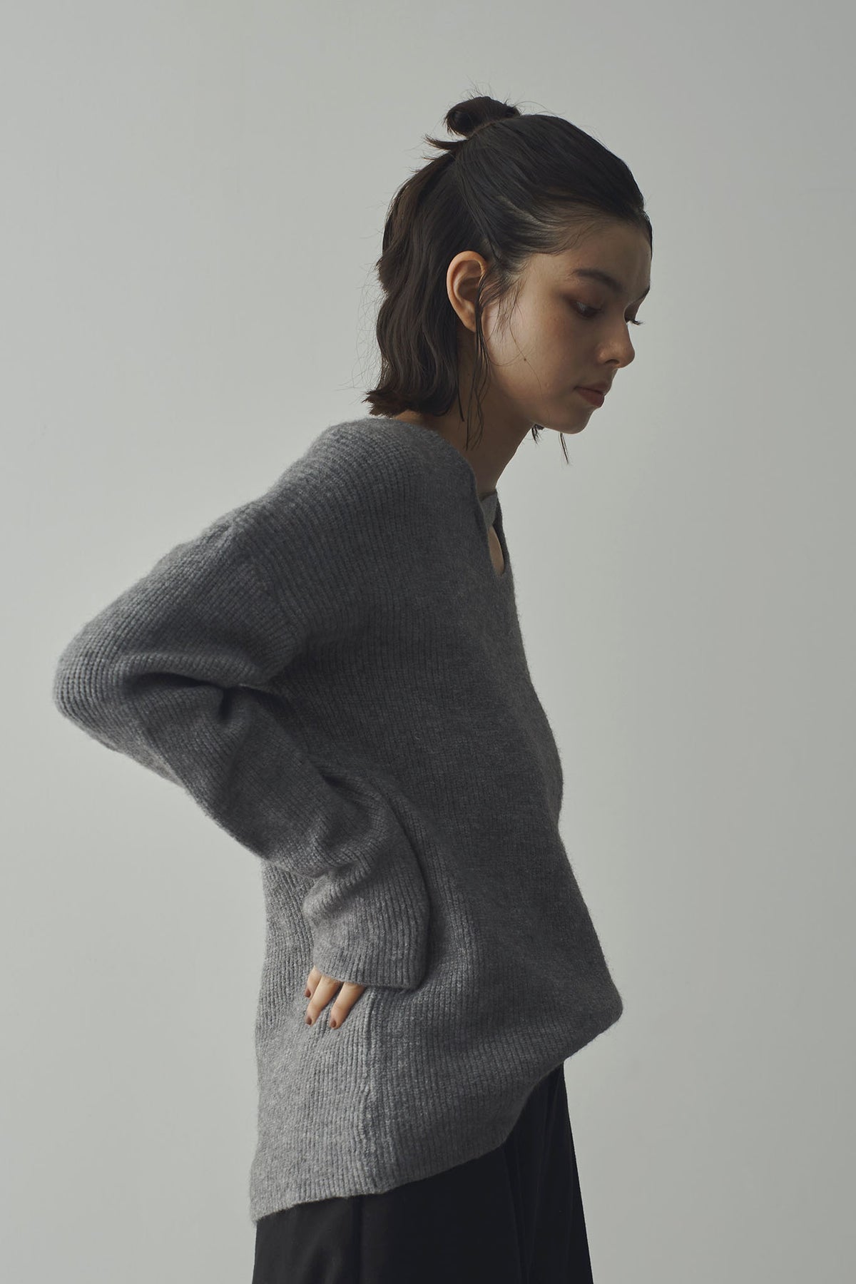 One-sided neck design knit