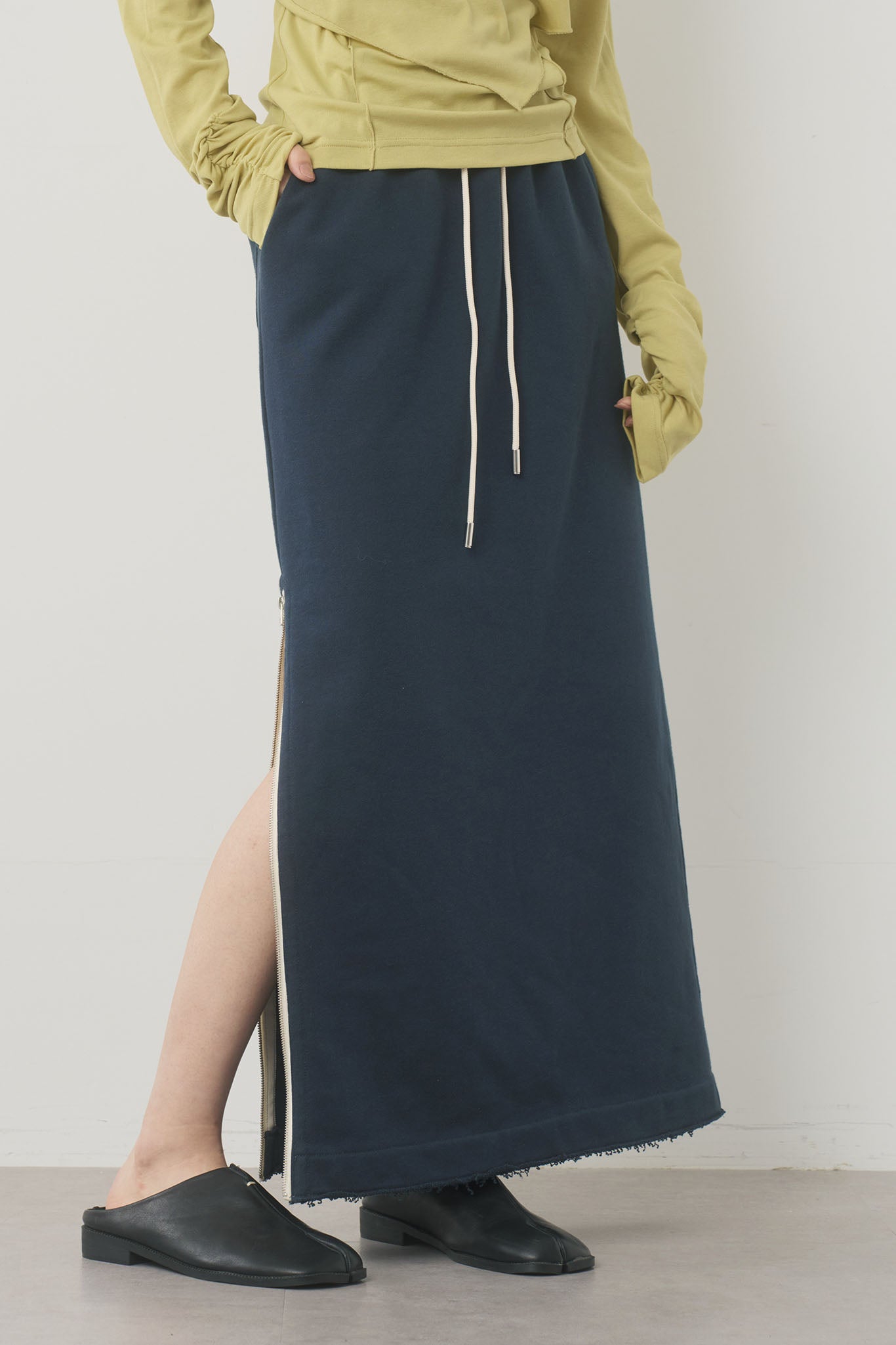 スエットジップスカート