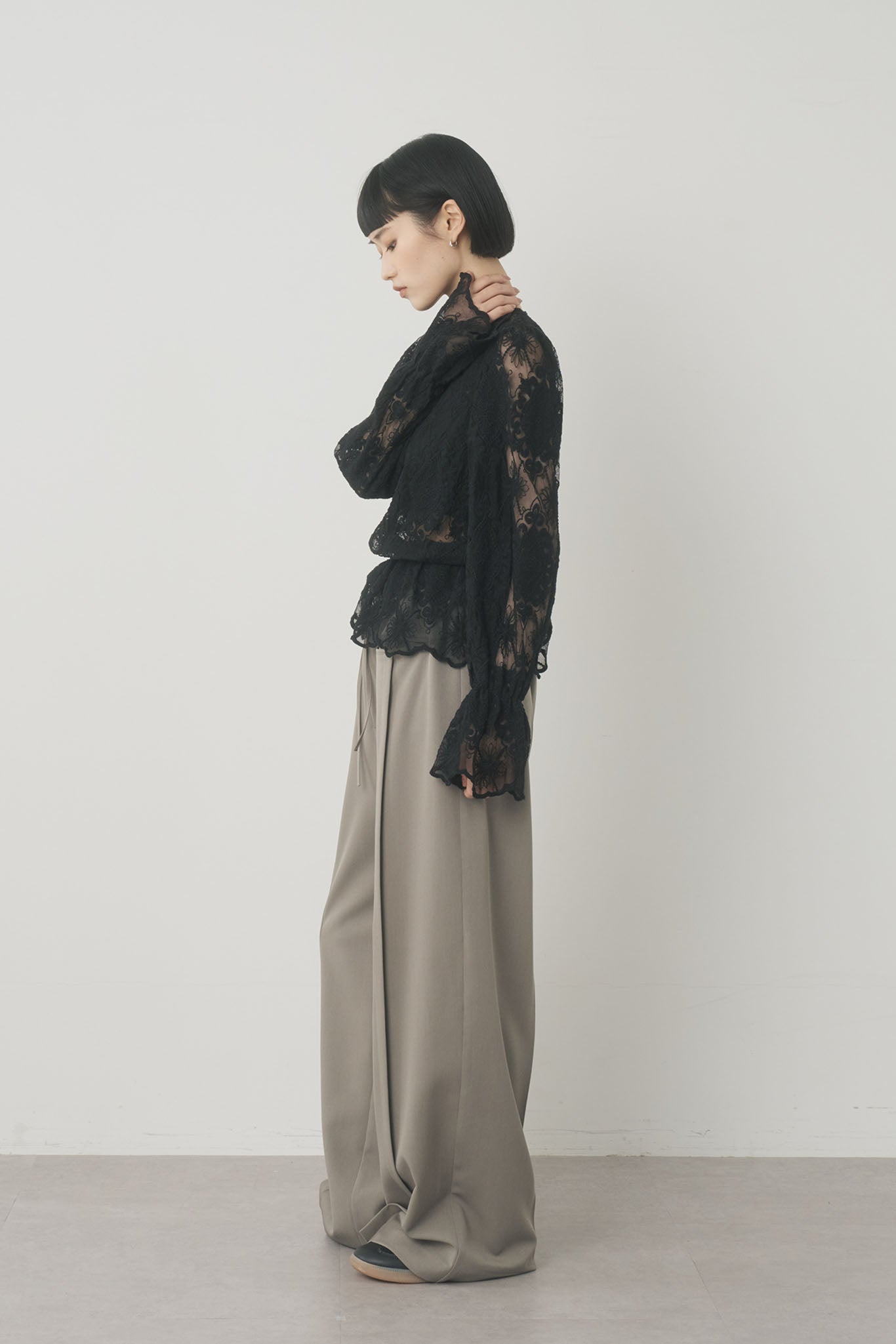 チュール刺繍プルオーバー