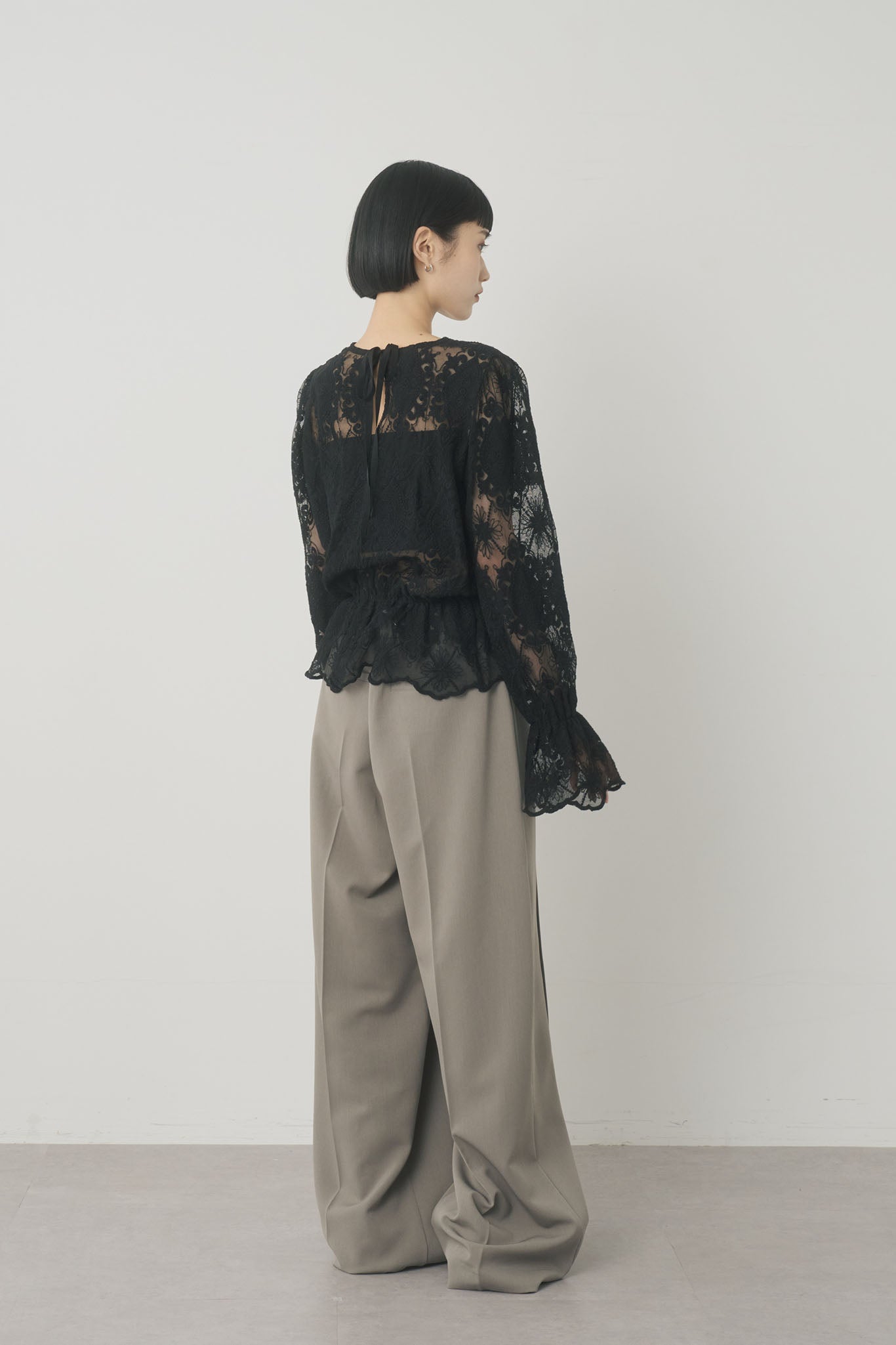 チュール刺繍プルオーバー