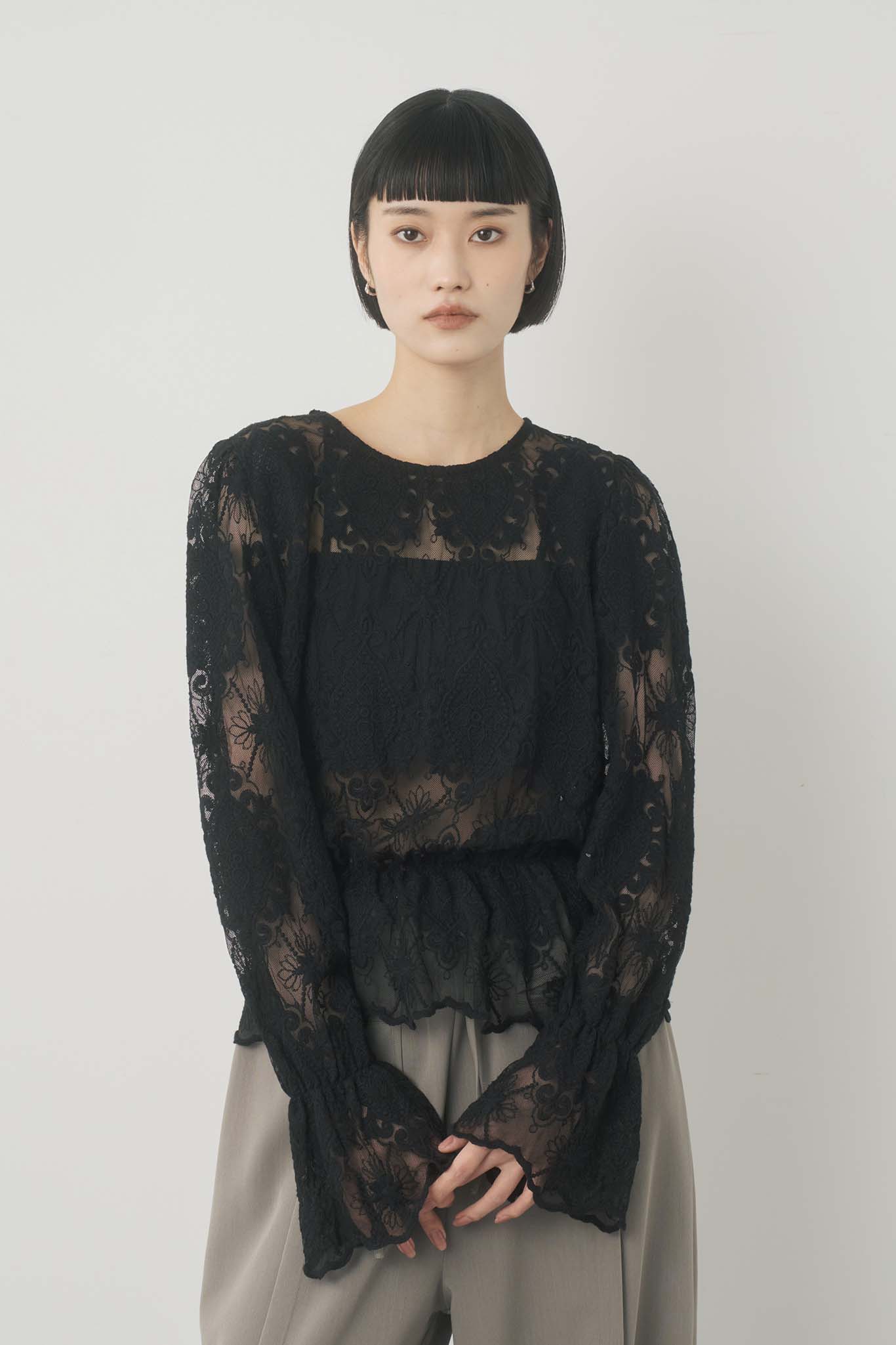 チュール刺繍プルオーバー