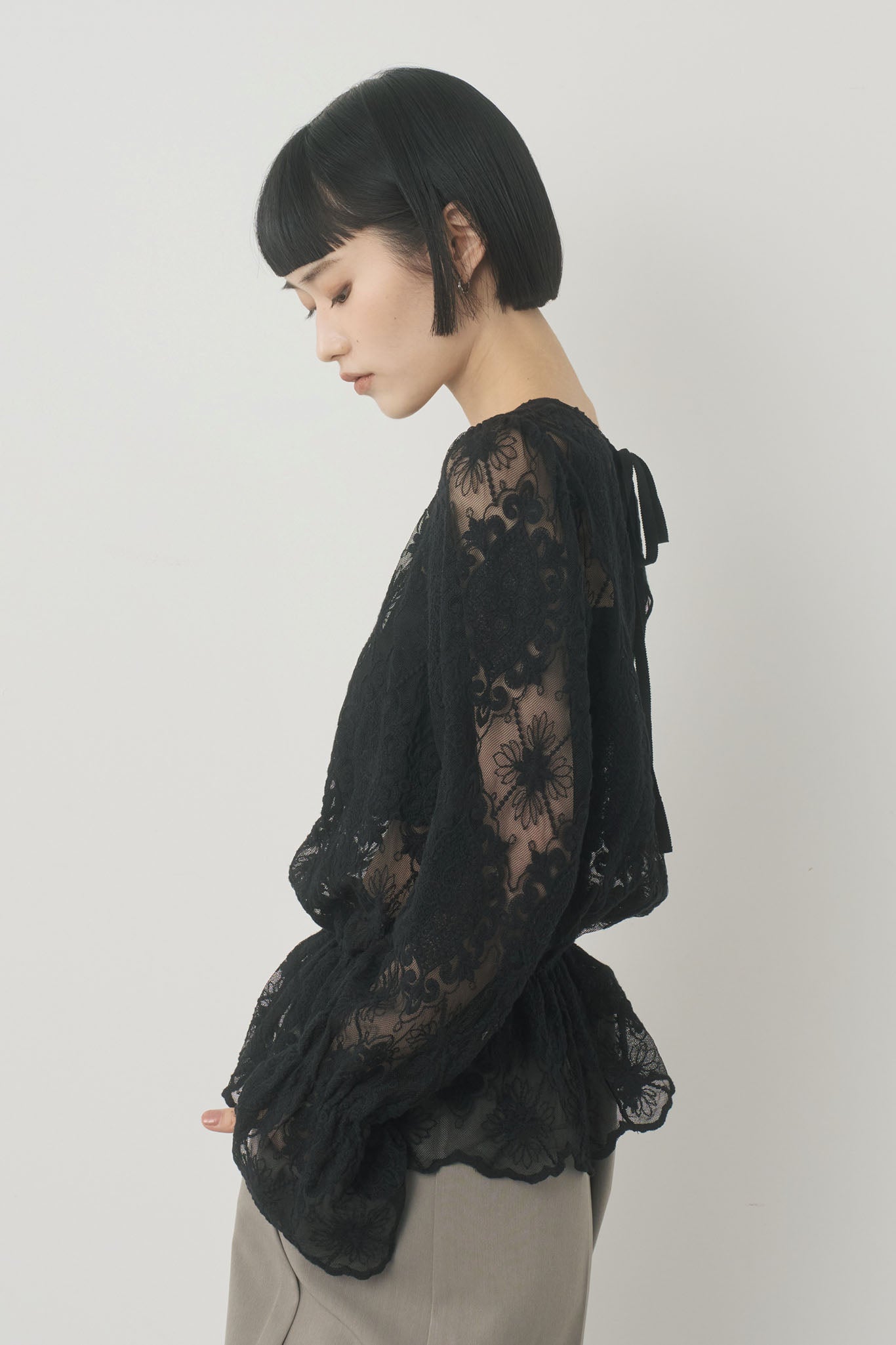 チュール刺繍プルオーバー