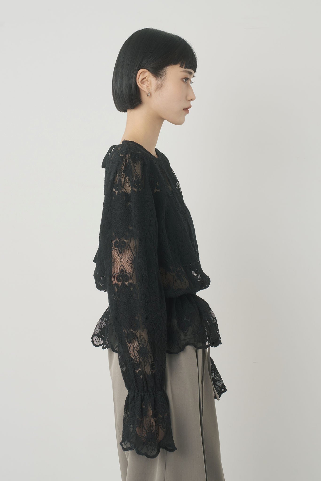 チュール刺繍プルオーバー