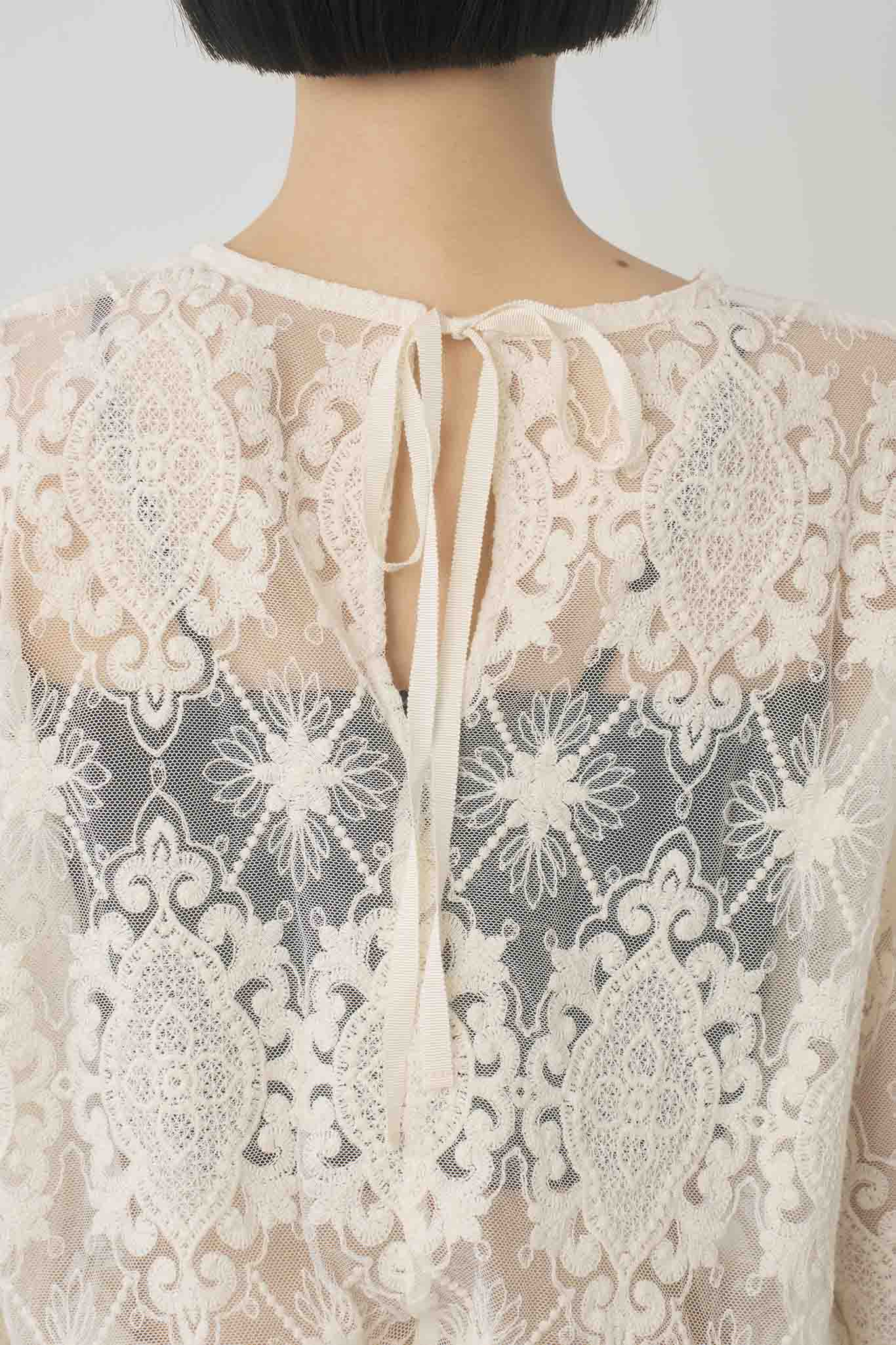 チュール刺繍プルオーバー