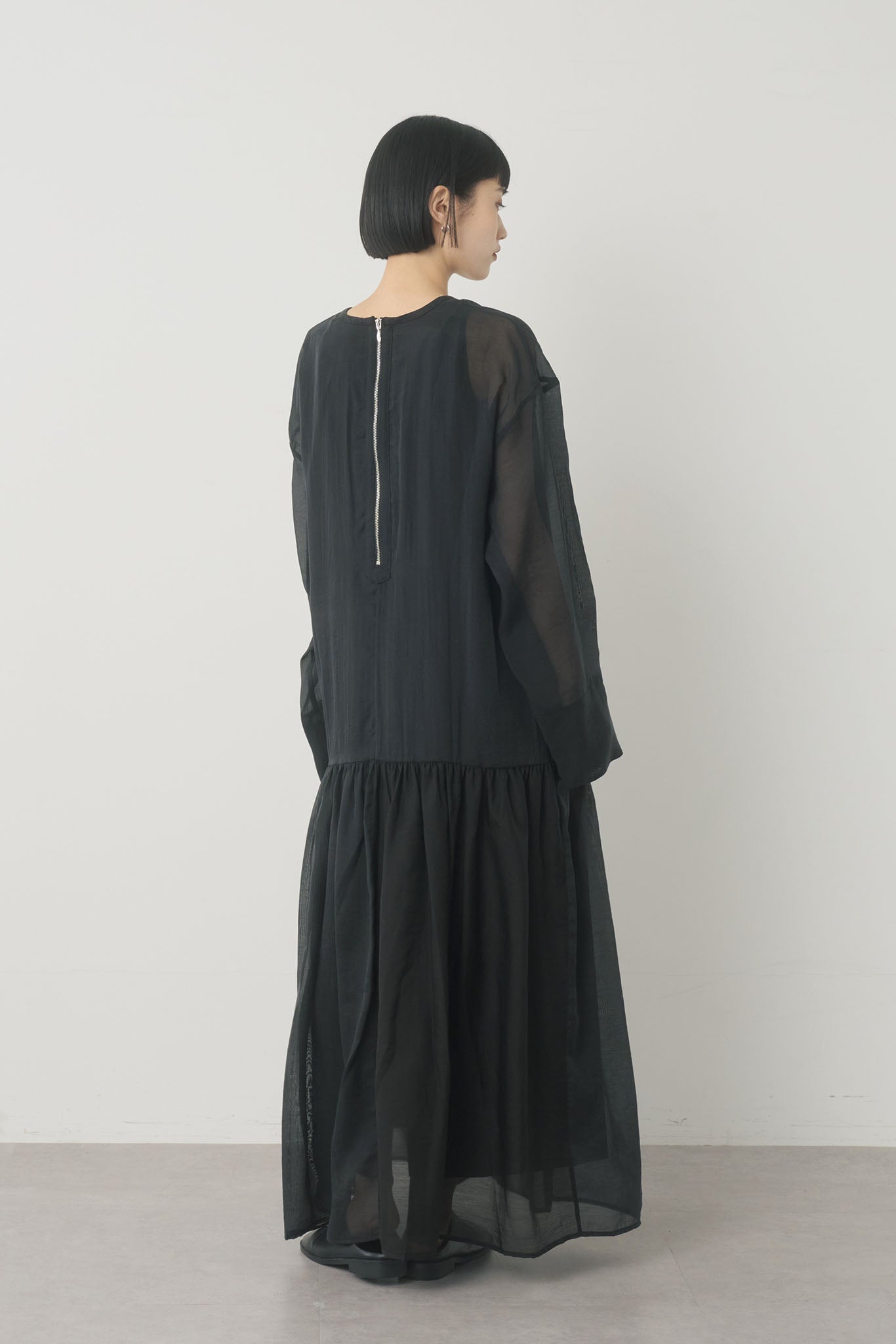 オーガンジーレイヤードワンピース