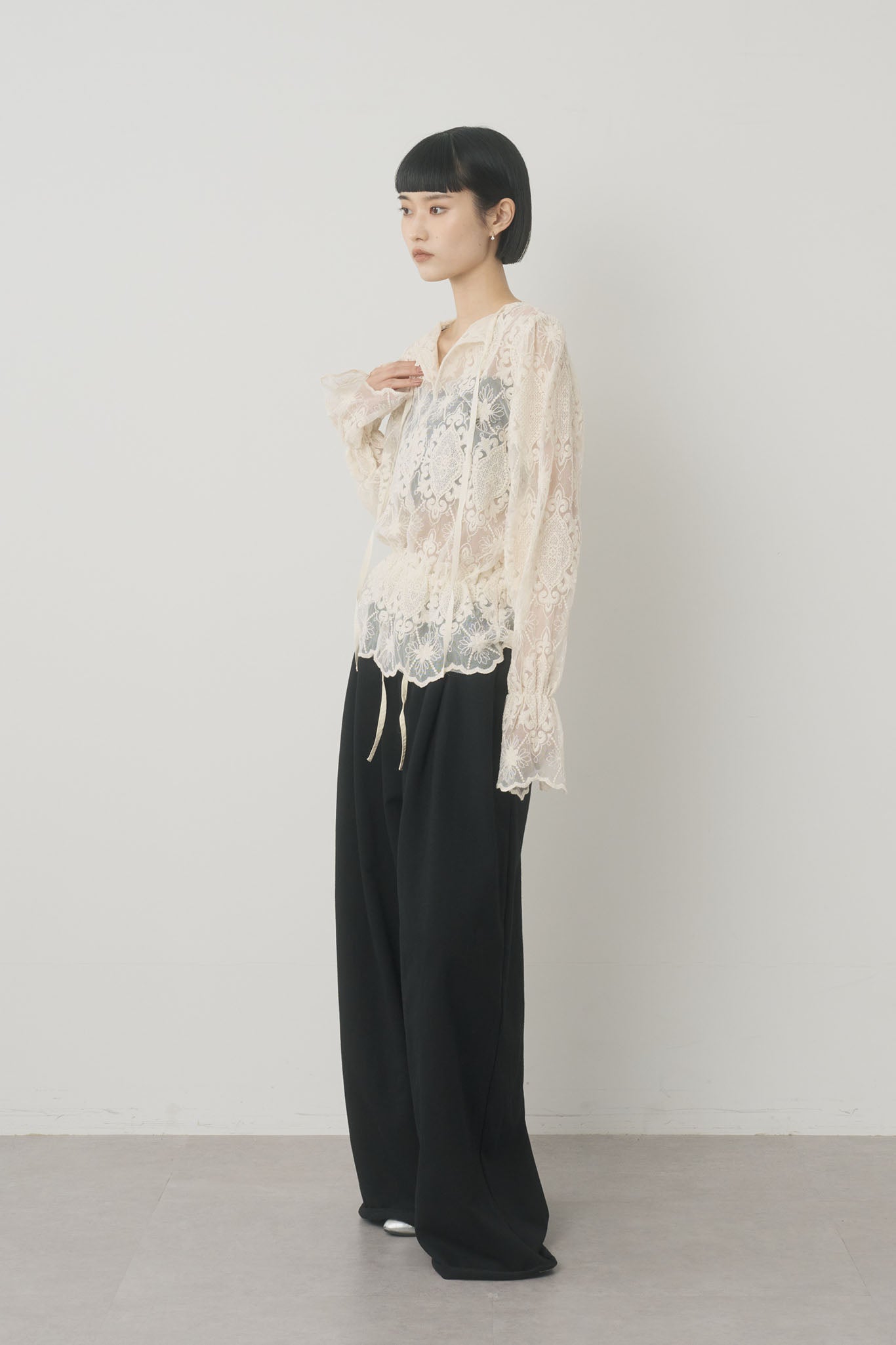 チュール刺繍プルオーバー