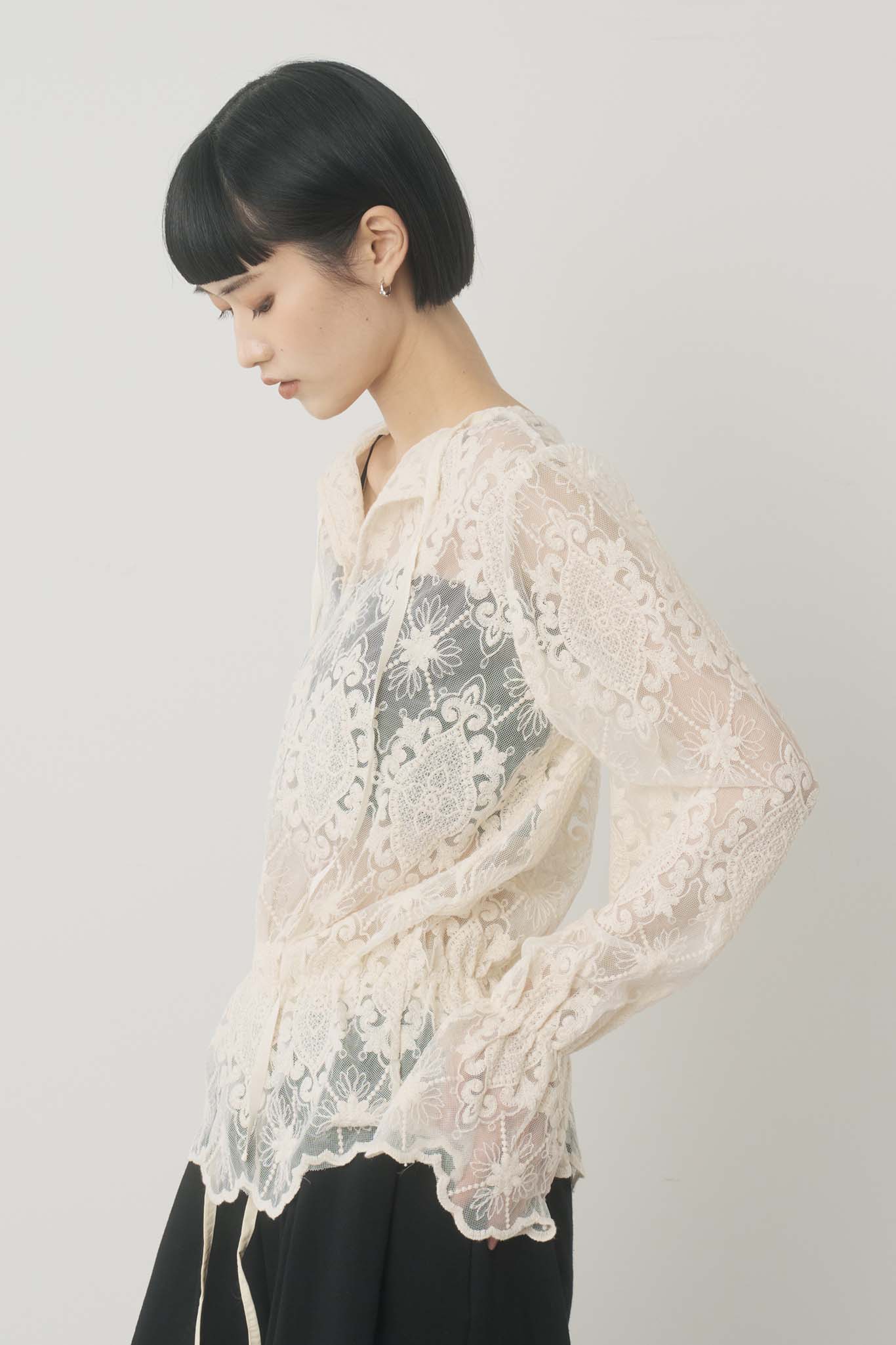 チュール刺繍プルオーバー