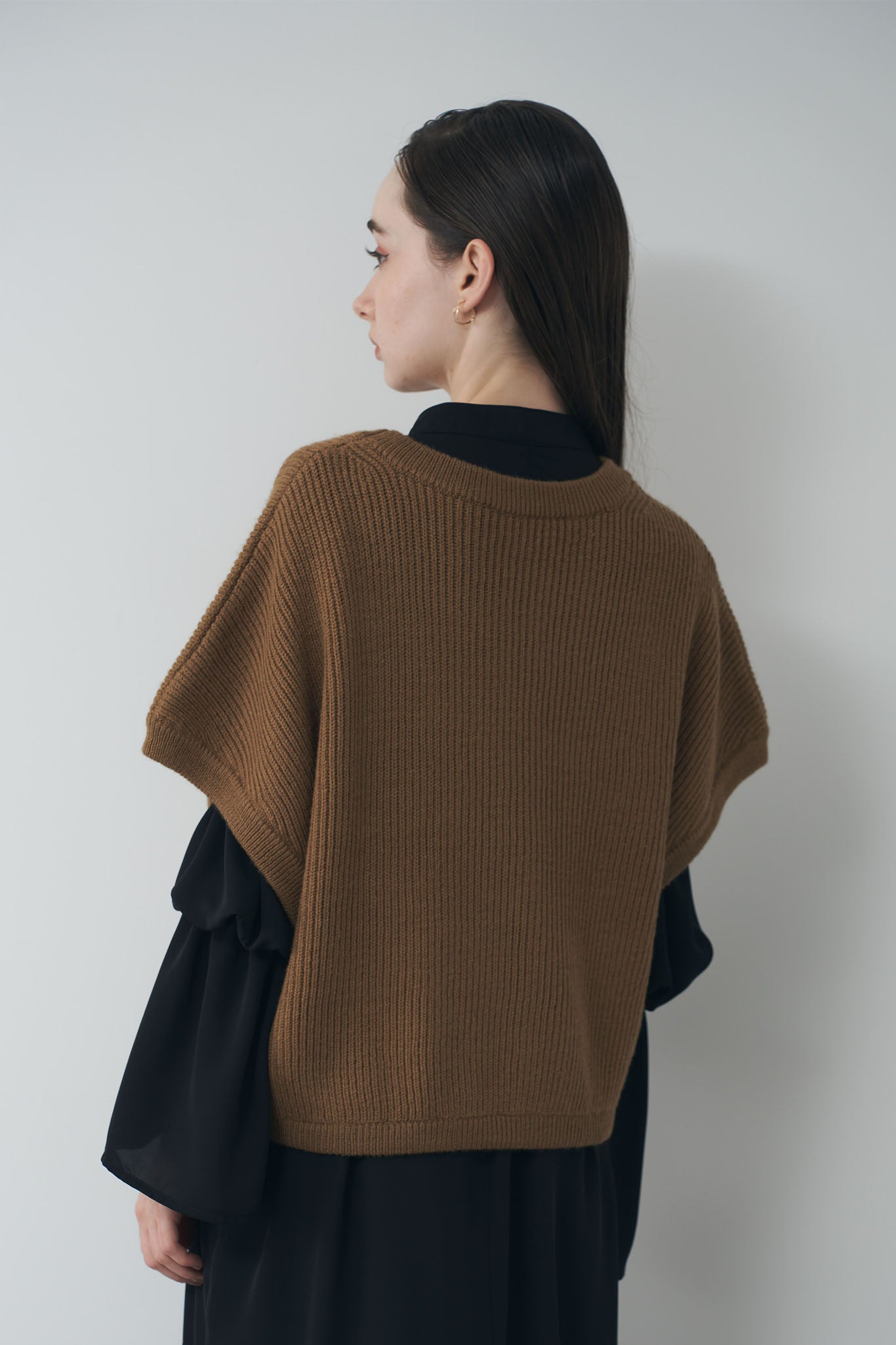 Cropped knit gilet