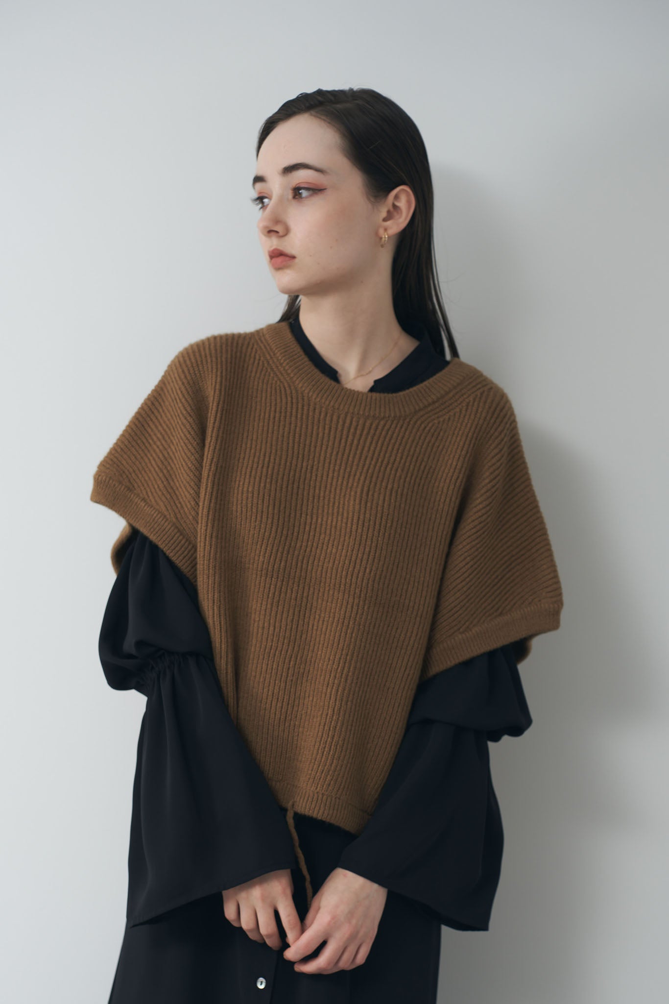 Cropped knit gilet