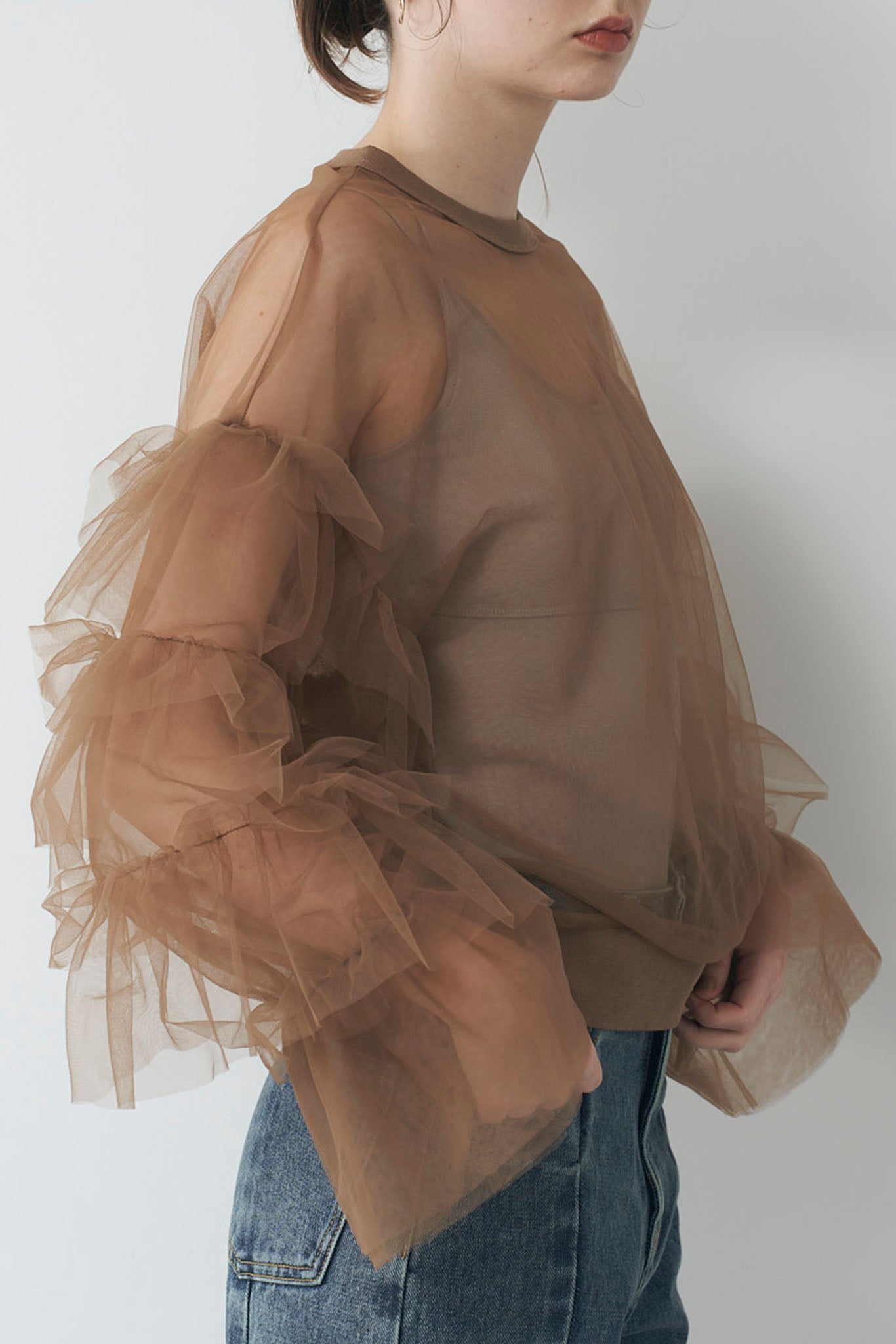 ラッフルチュールトップス