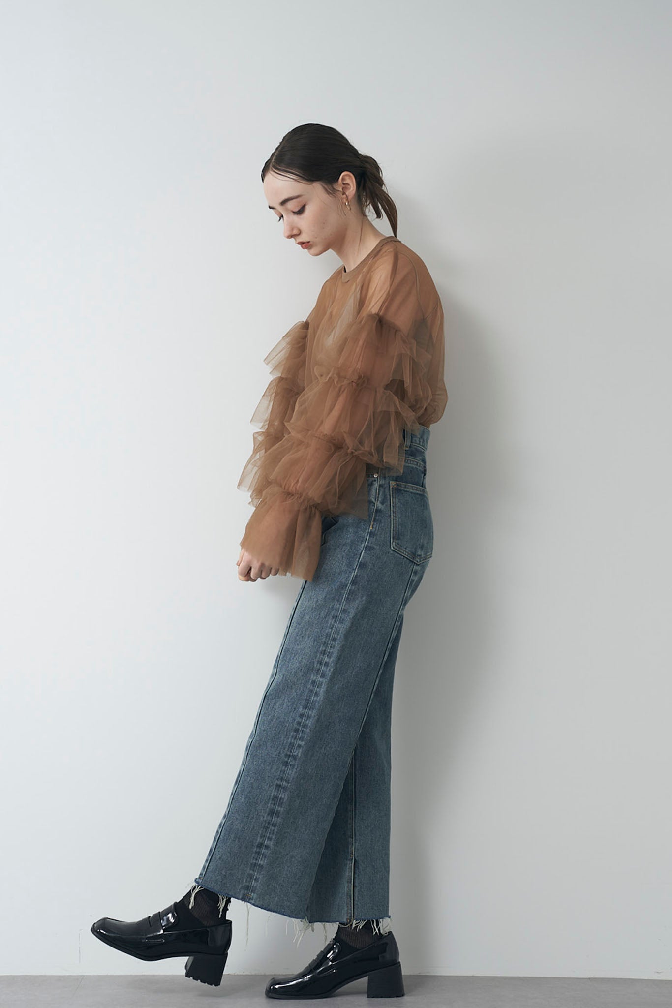 ラッフルチュールトップス