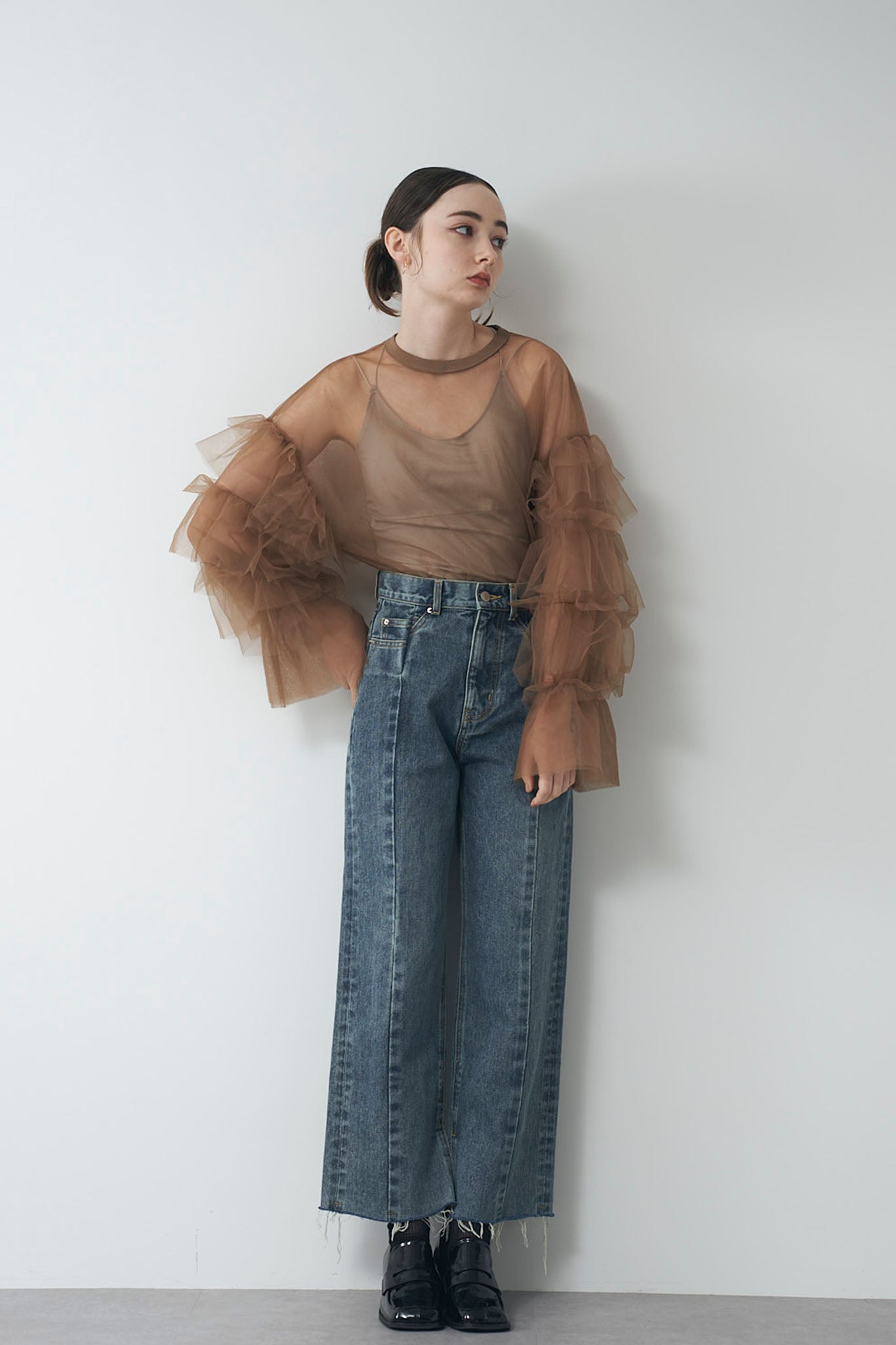 ラッフルチュールトップス