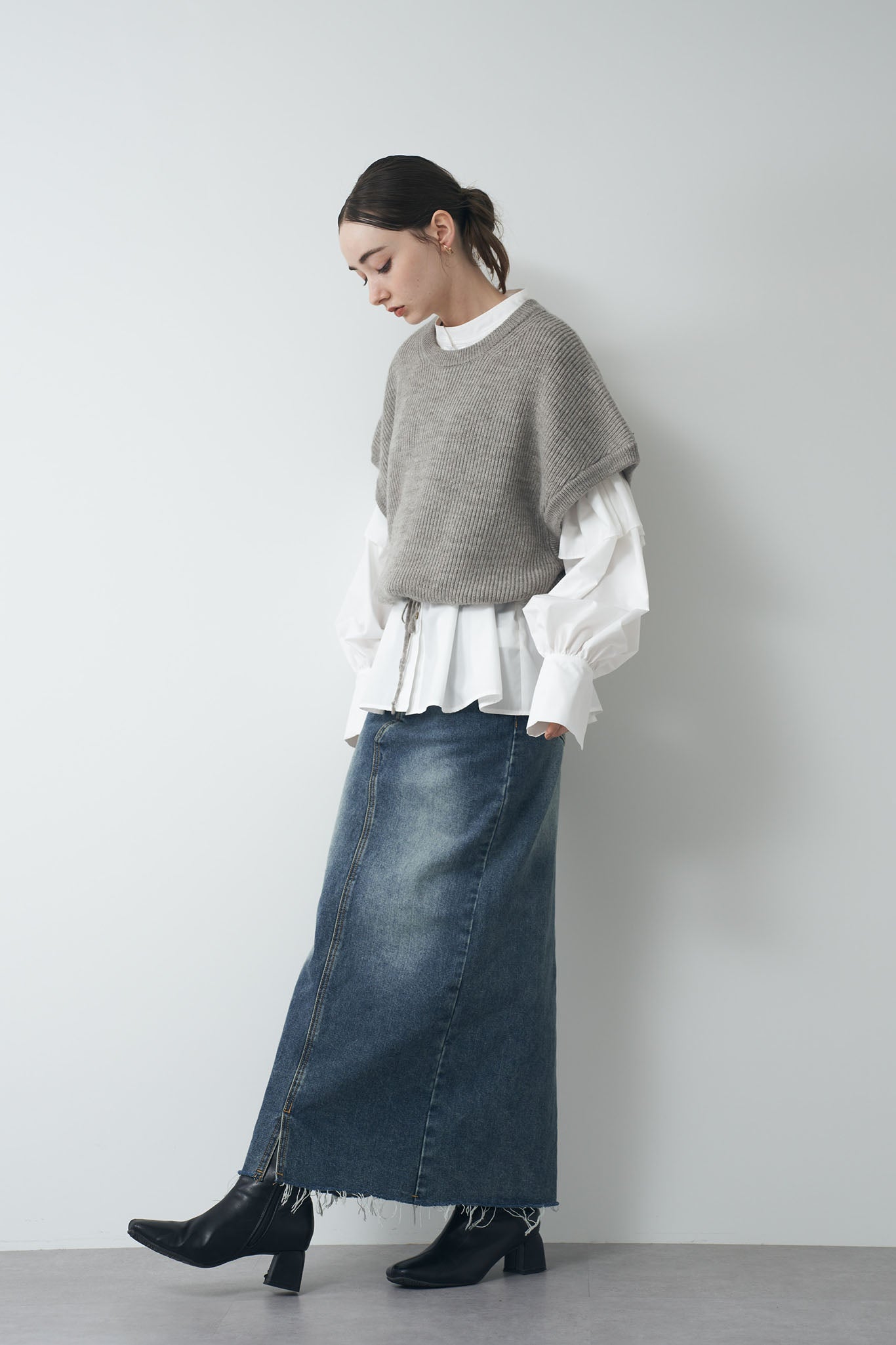 Cropped knit gilet