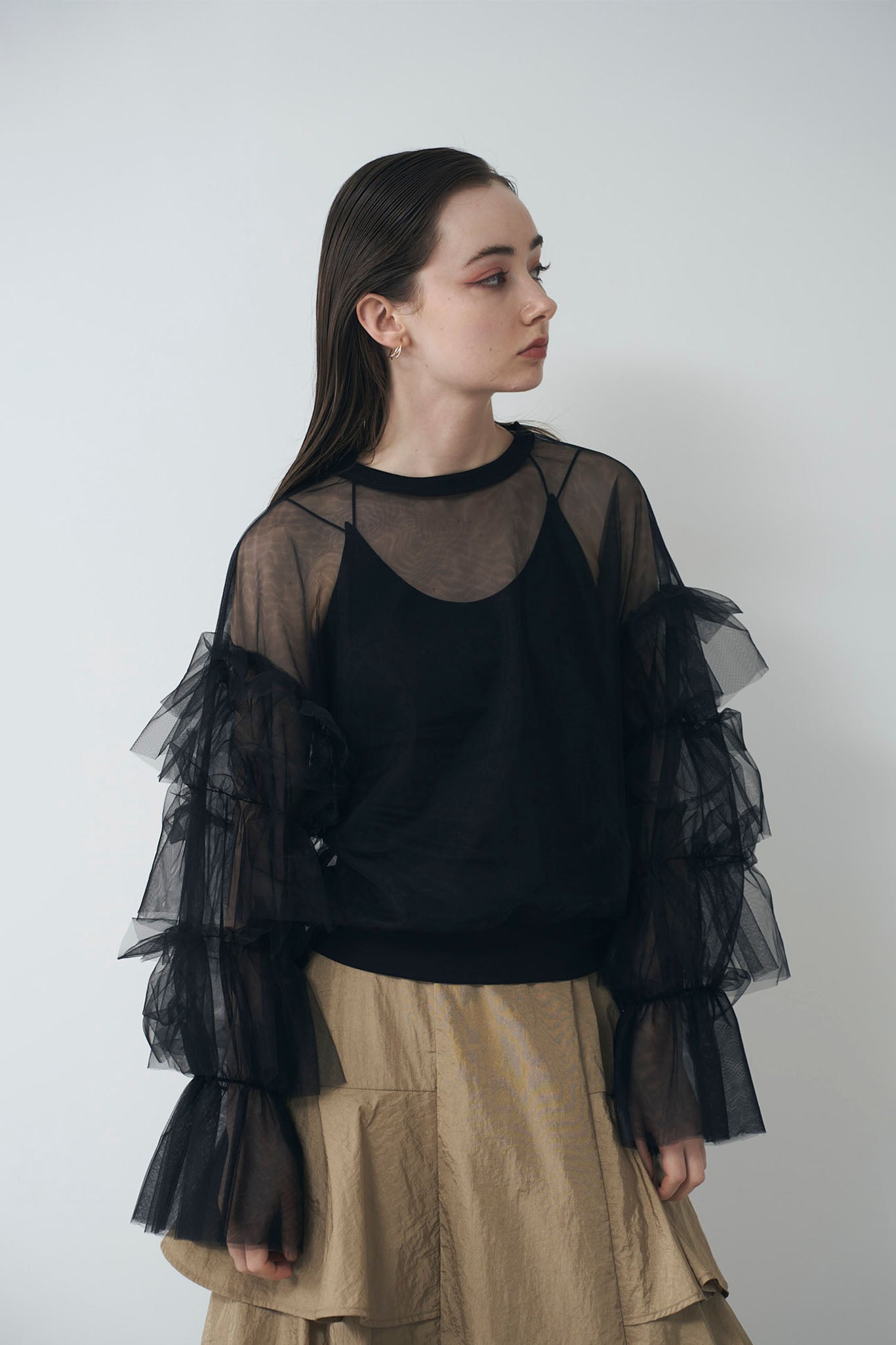 ラッフルチュールトップス