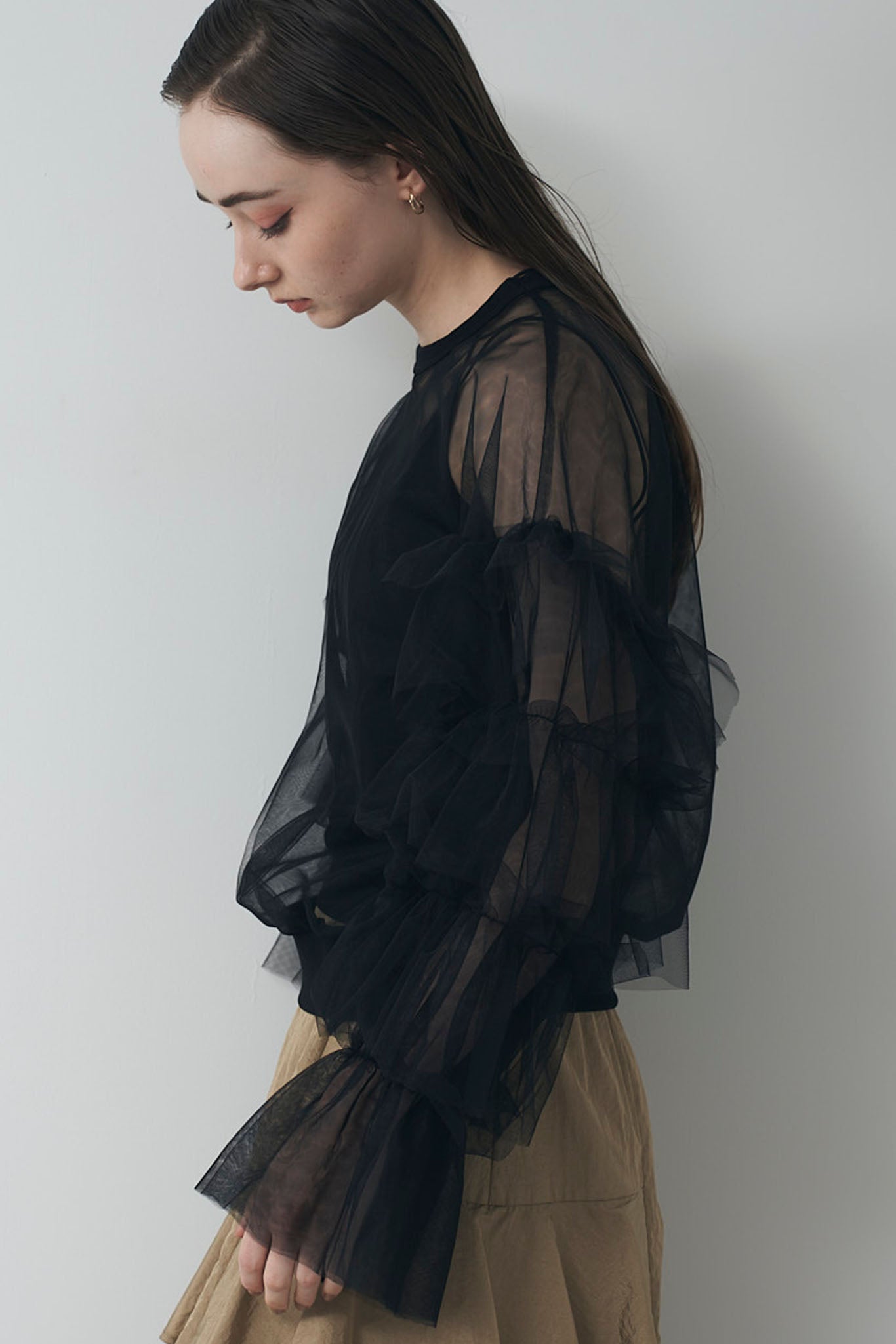 ラッフルチュールトップス