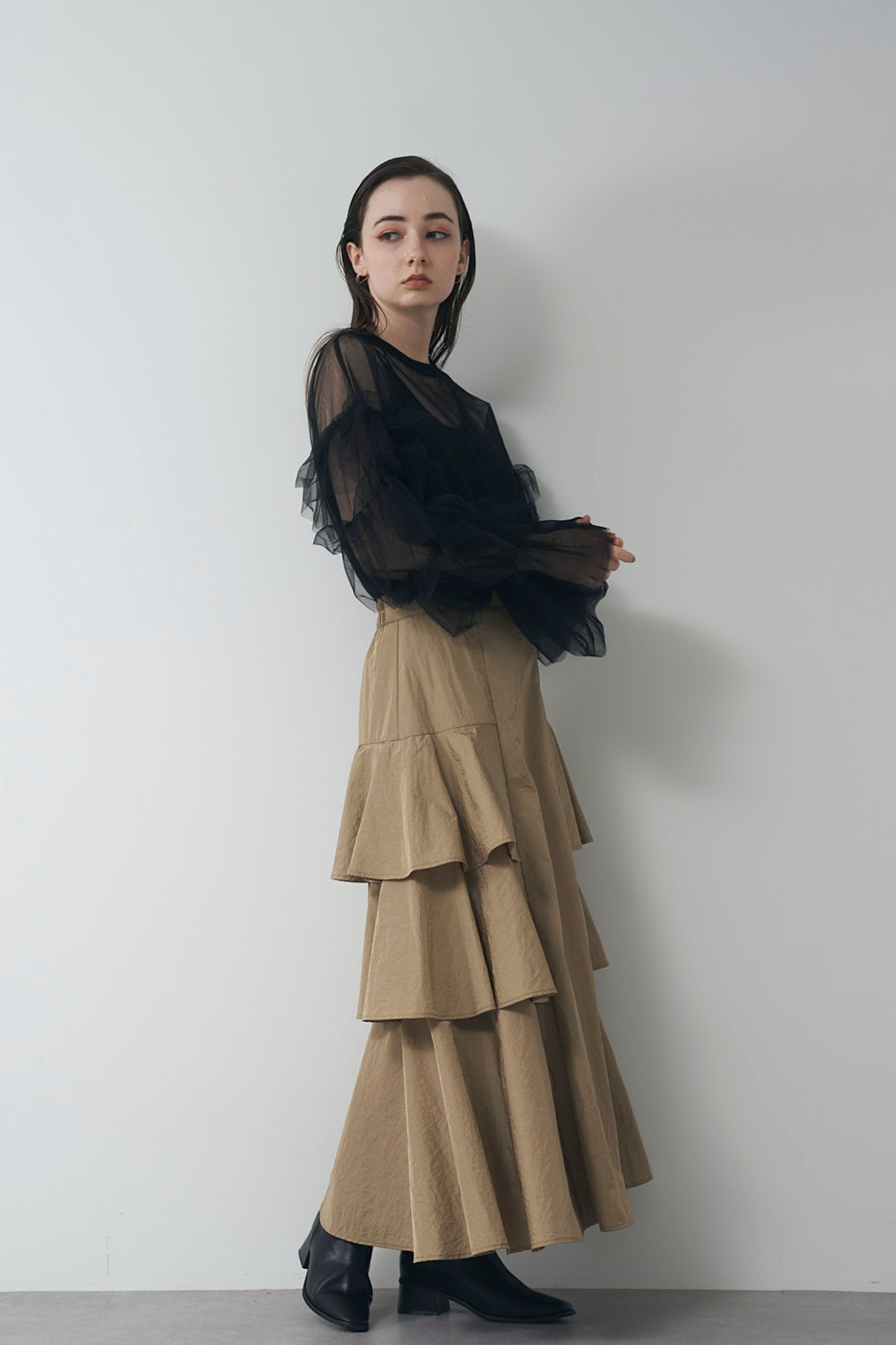 ラッフルチュールトップス