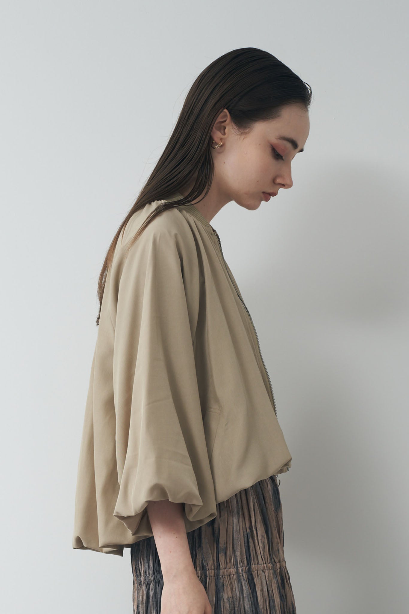 Balloon hem zip blouson