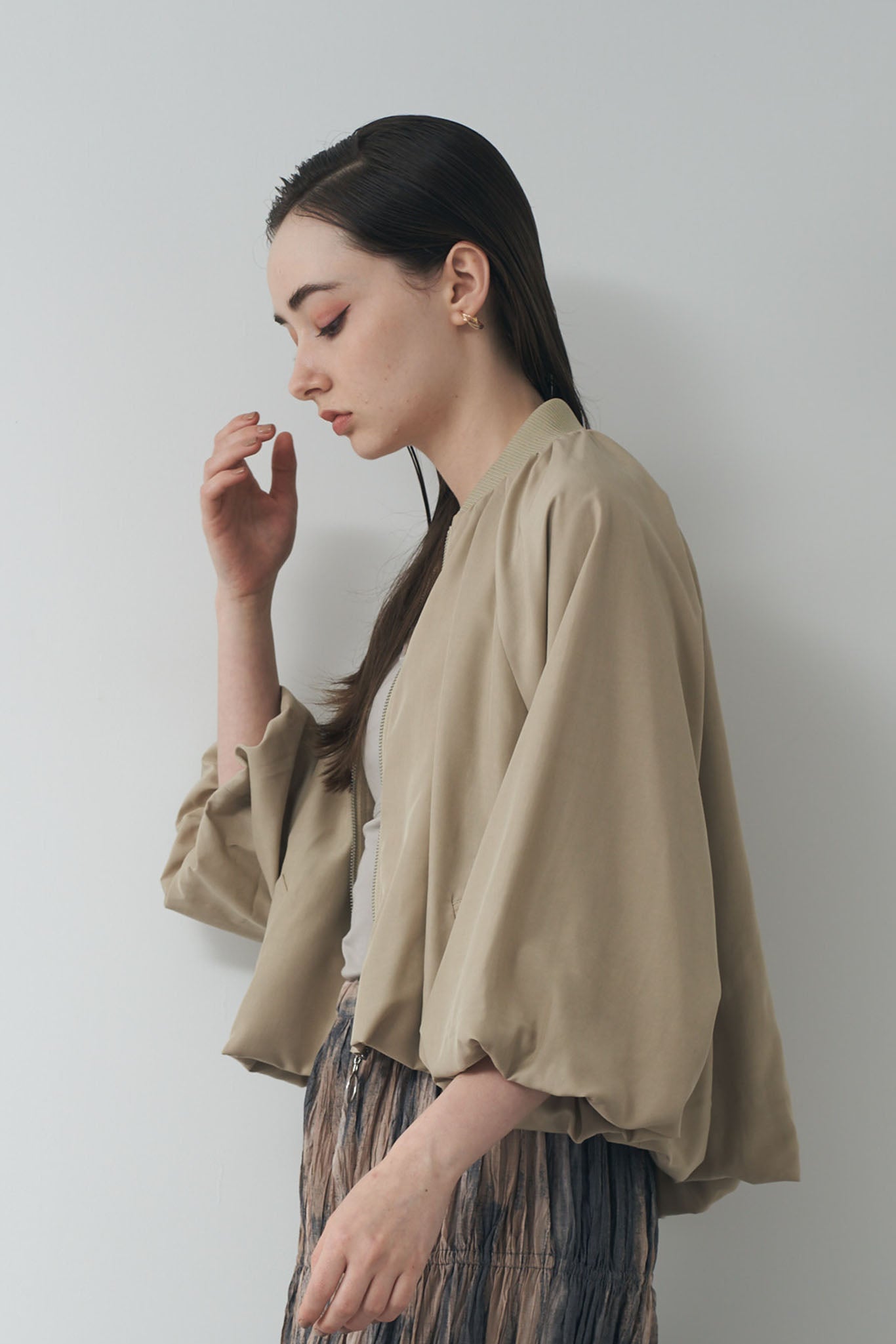 Balloon hem zip blouson
