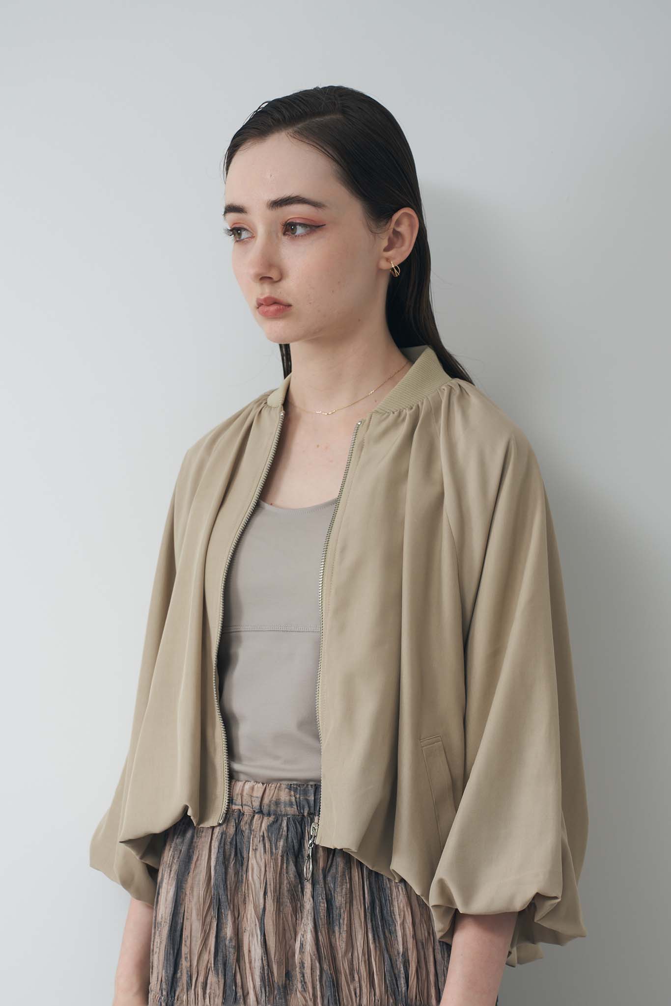 Balloon hem zip blouson