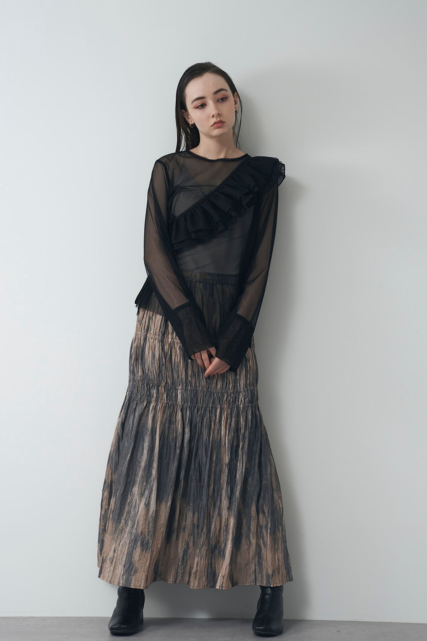 フリル付きチュールシアトップス