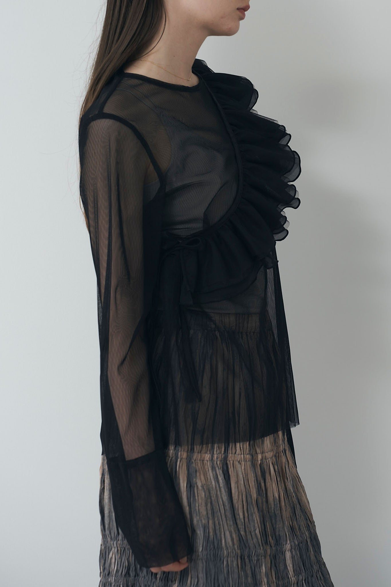 フリル付きチュールシアトップス