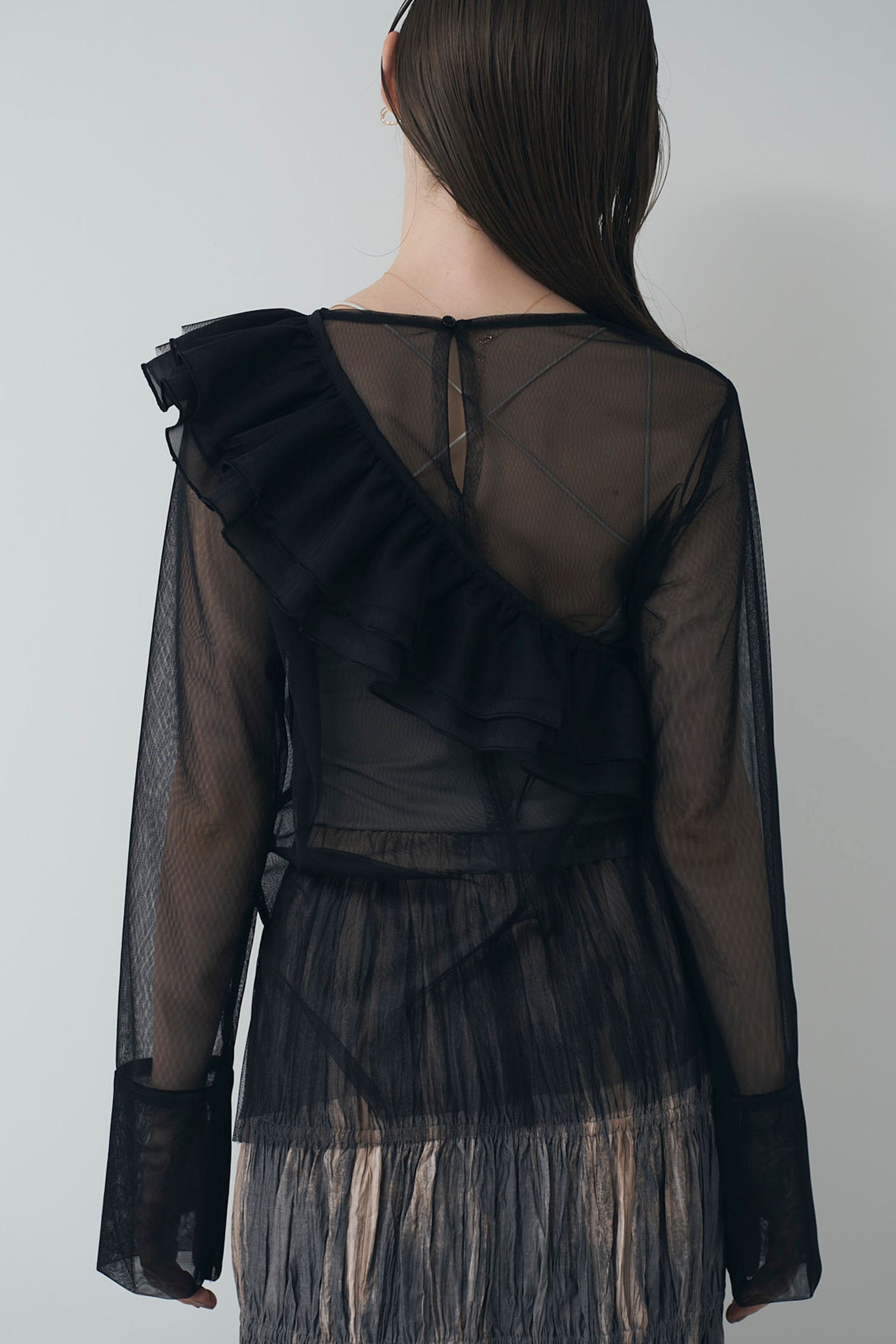 フリル付きチュールシアトップス