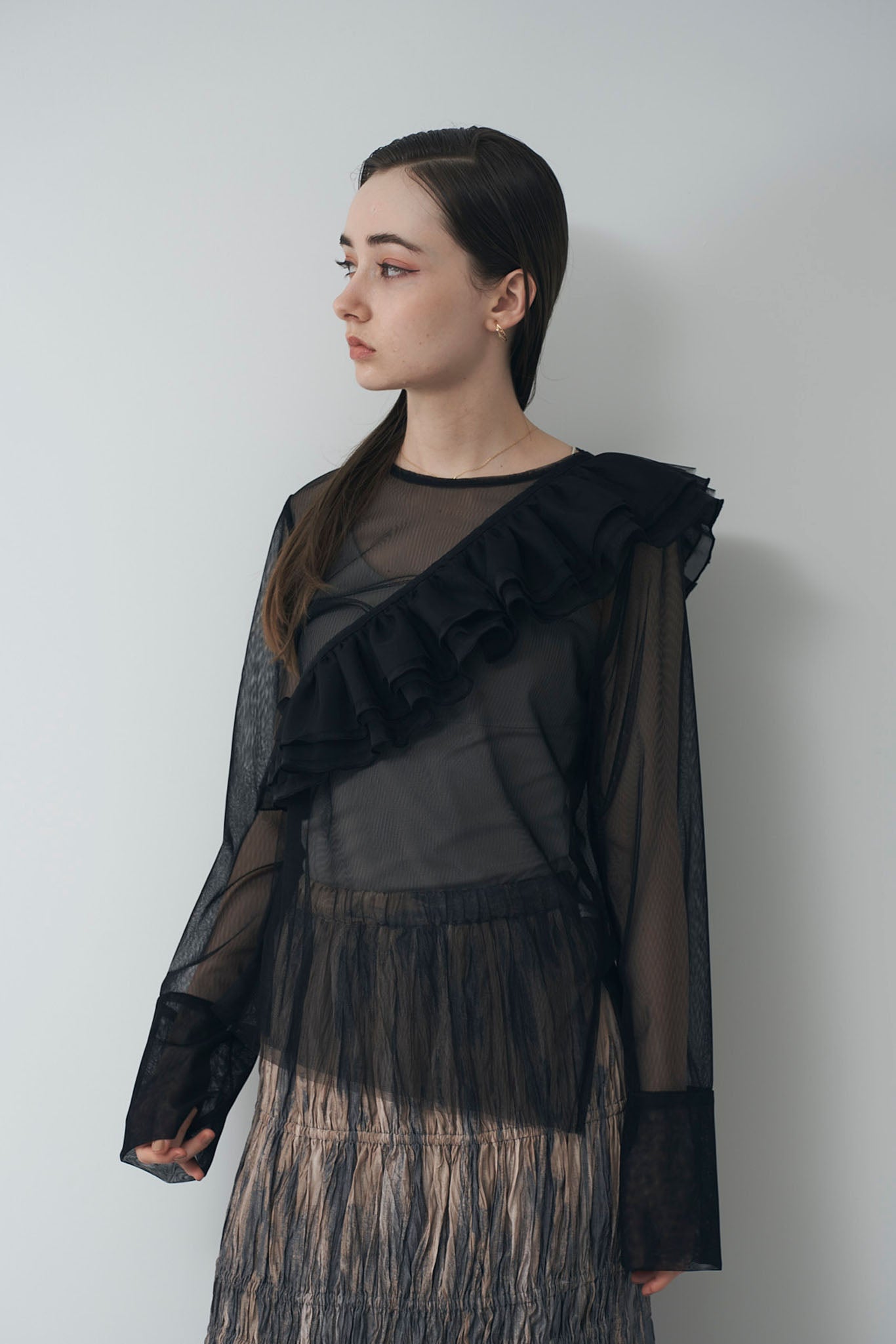 フリル付きチュールシアトップス